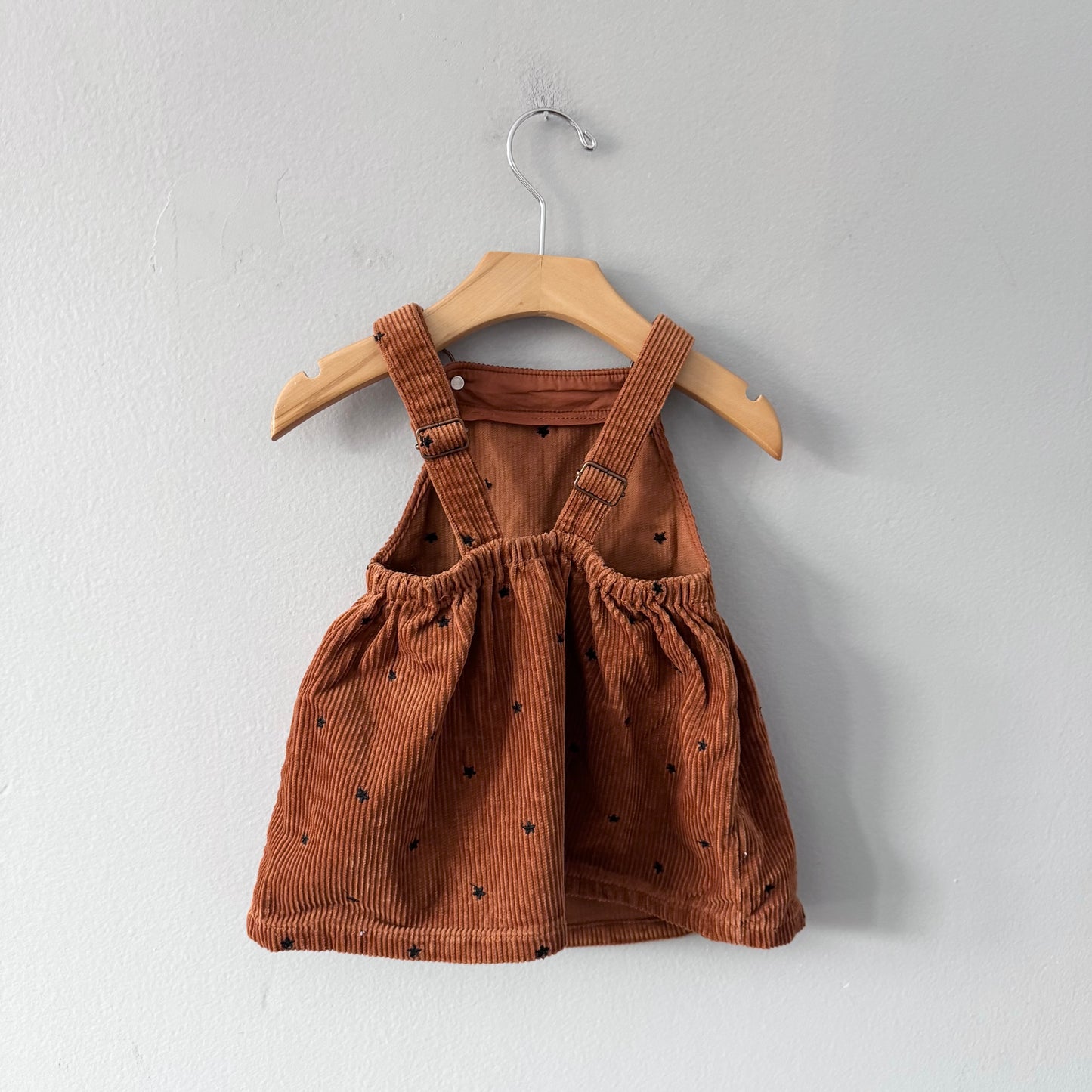 Zara / Brown corduroy overall skirt / 12-18M