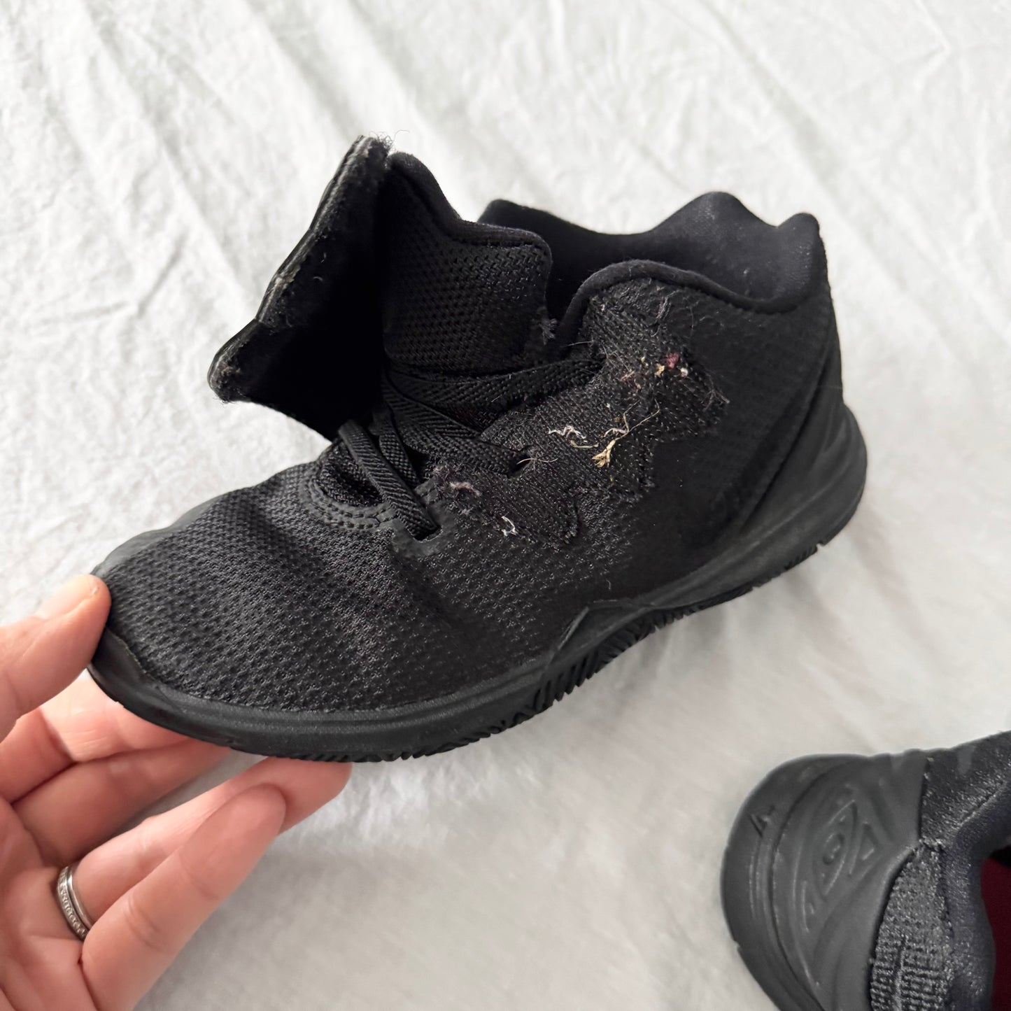 Nike / Kyrie / Running Shoes / US10