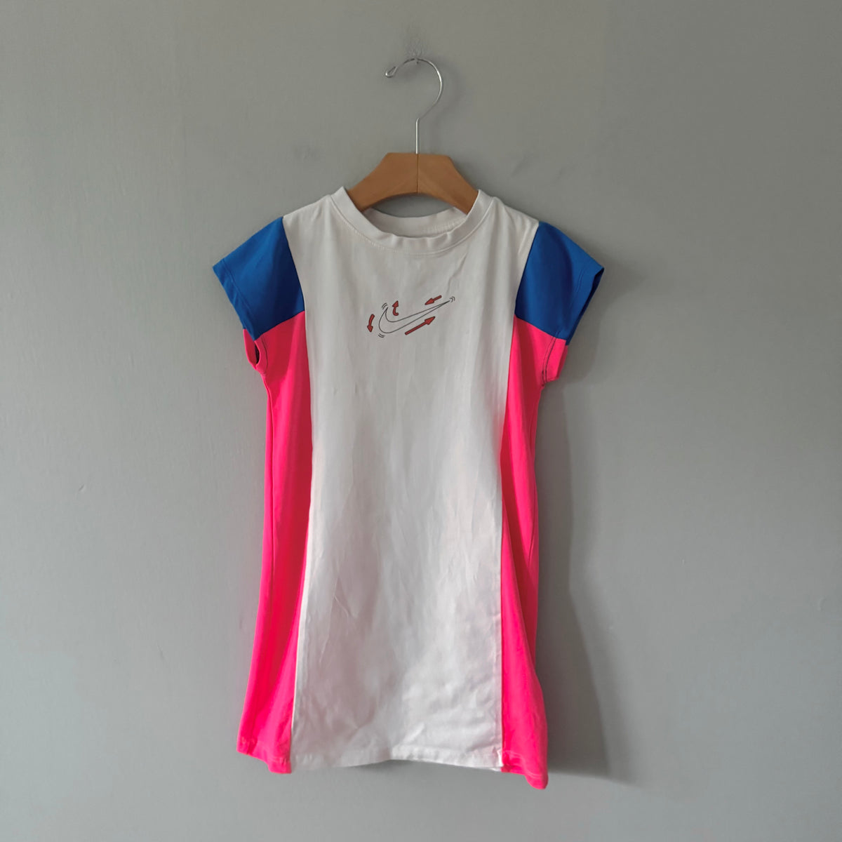 Nike / White pink blue tee dress - athletic cut/ 6Y