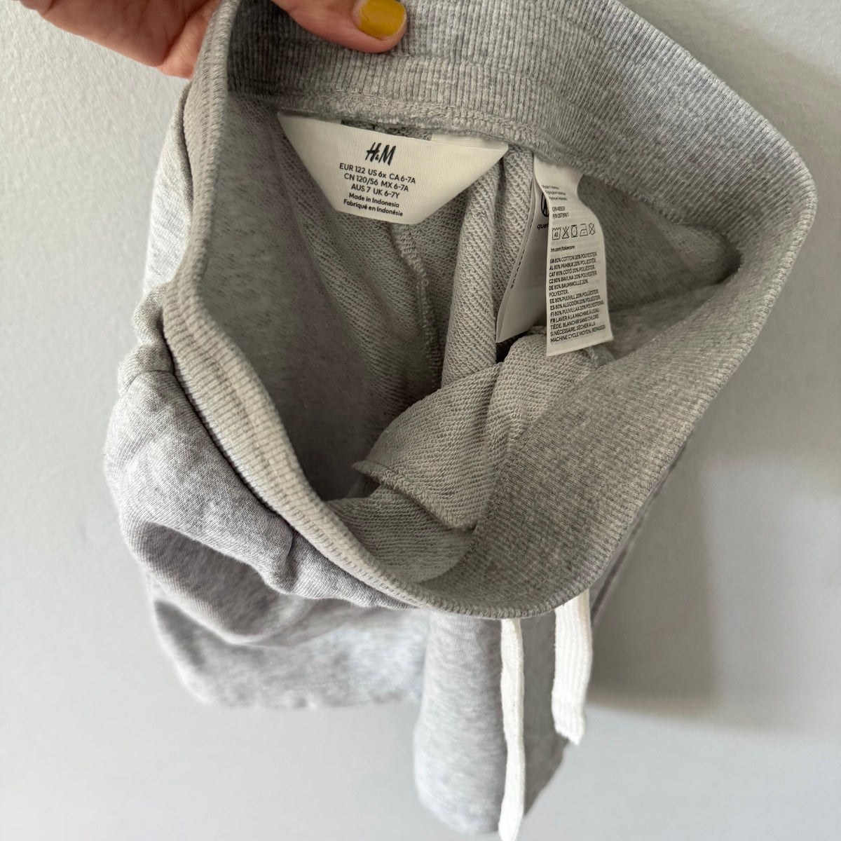 H&M / Light grey sweats shorts / 6-7Y