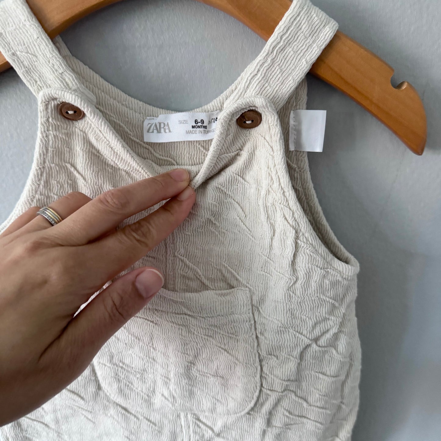 Zara / Salopette écrue / 6-9M