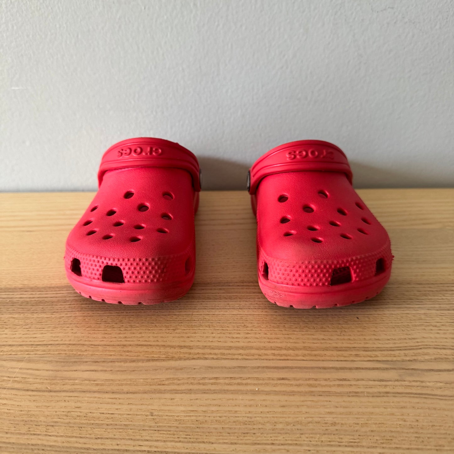 Crocs / Sandals / US11