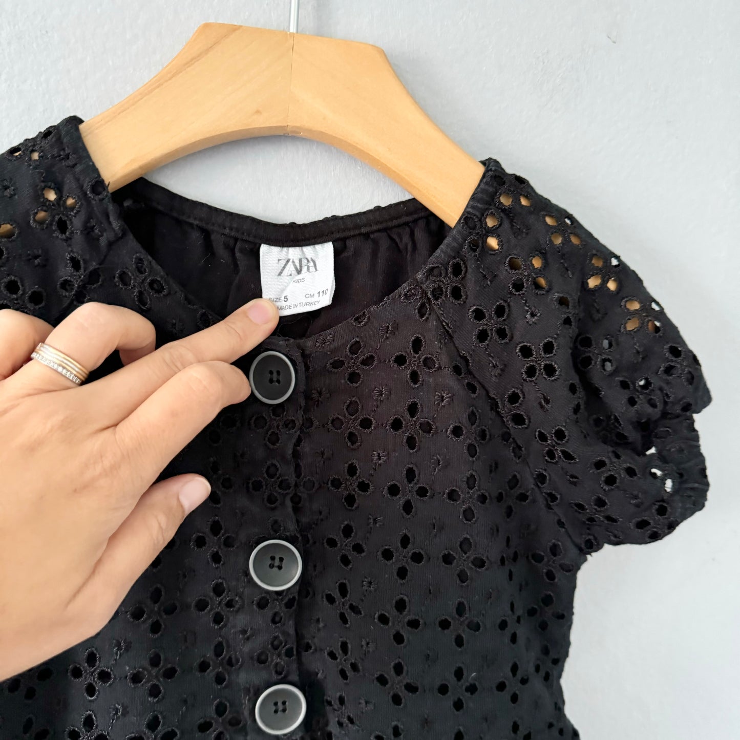 Zara / Black eyelet dress / 5Y