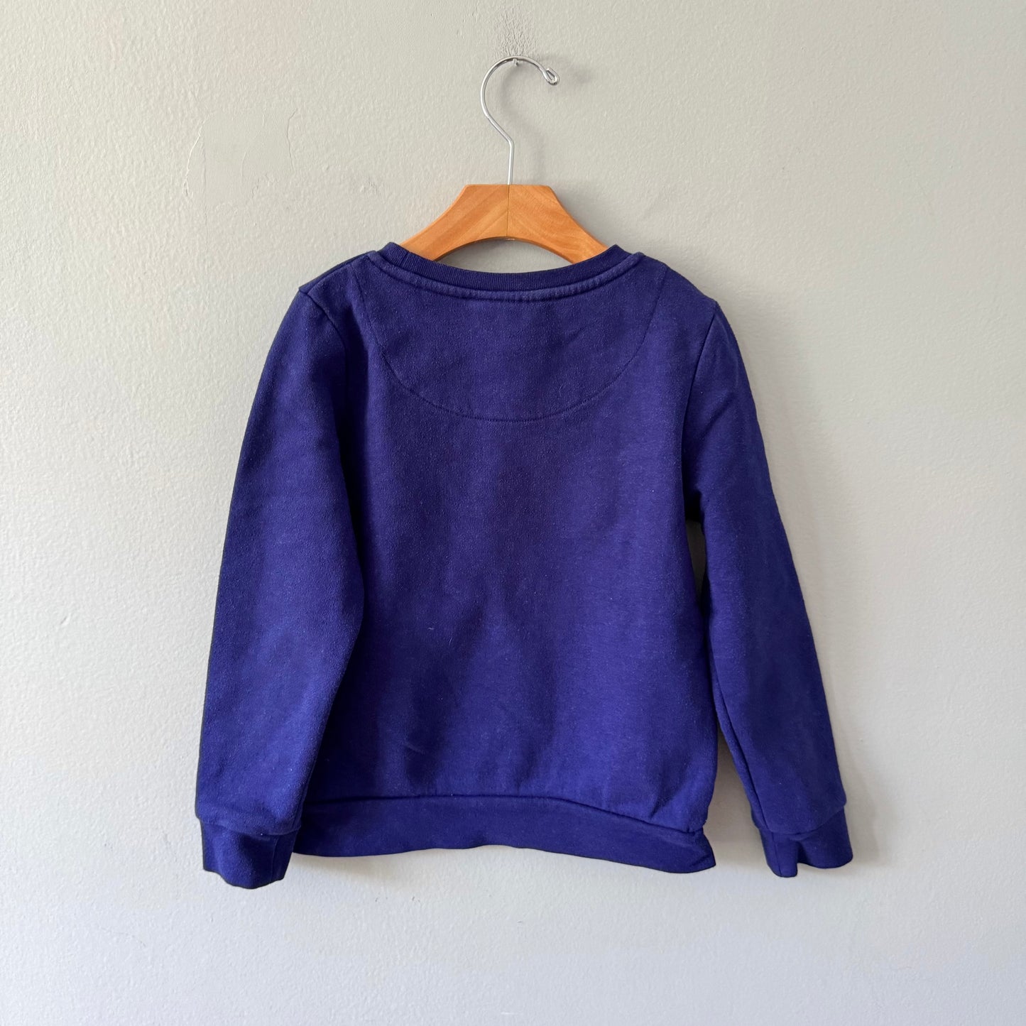 Mini Boden / Navy x butterfly sweatshirt / 7-8Y