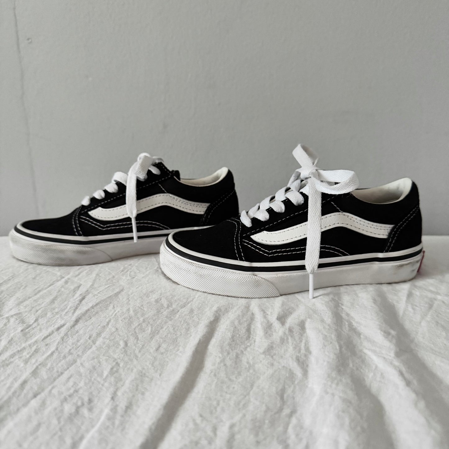 Vans / Shoes / US12
