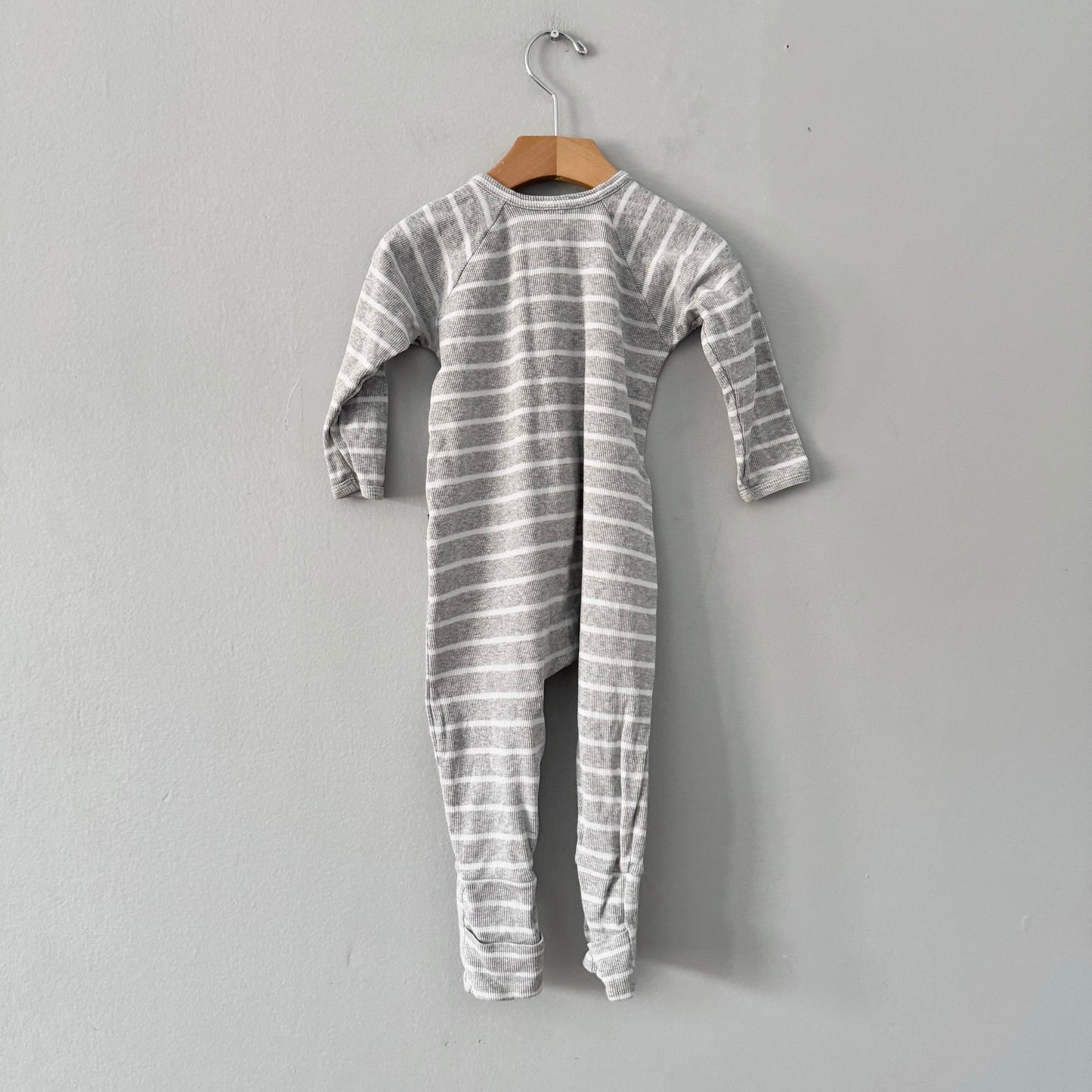 Bonds / Wondersuit - Light grey striped / 12-18M