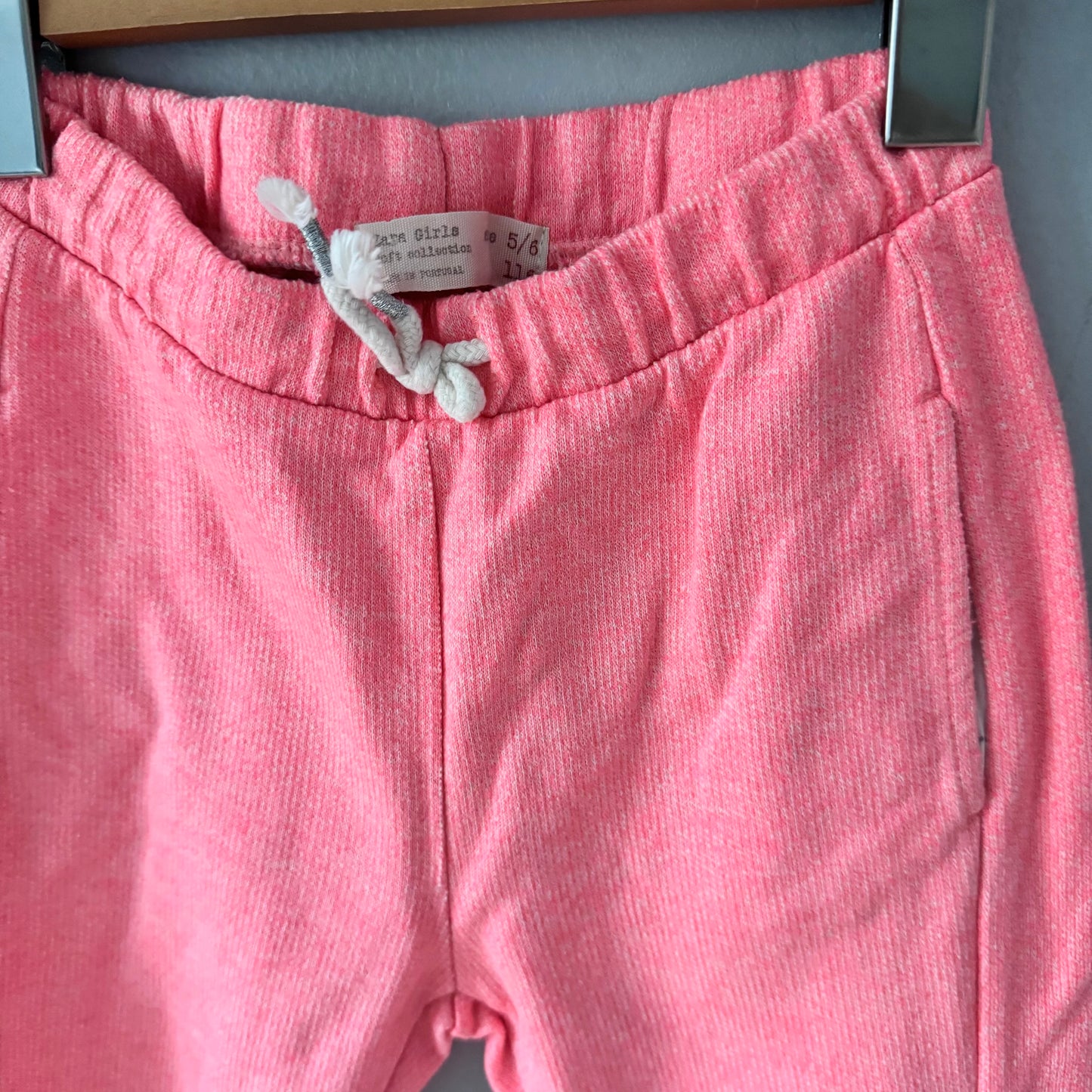 Zara / Neon pink sweatpants / 5-6Y