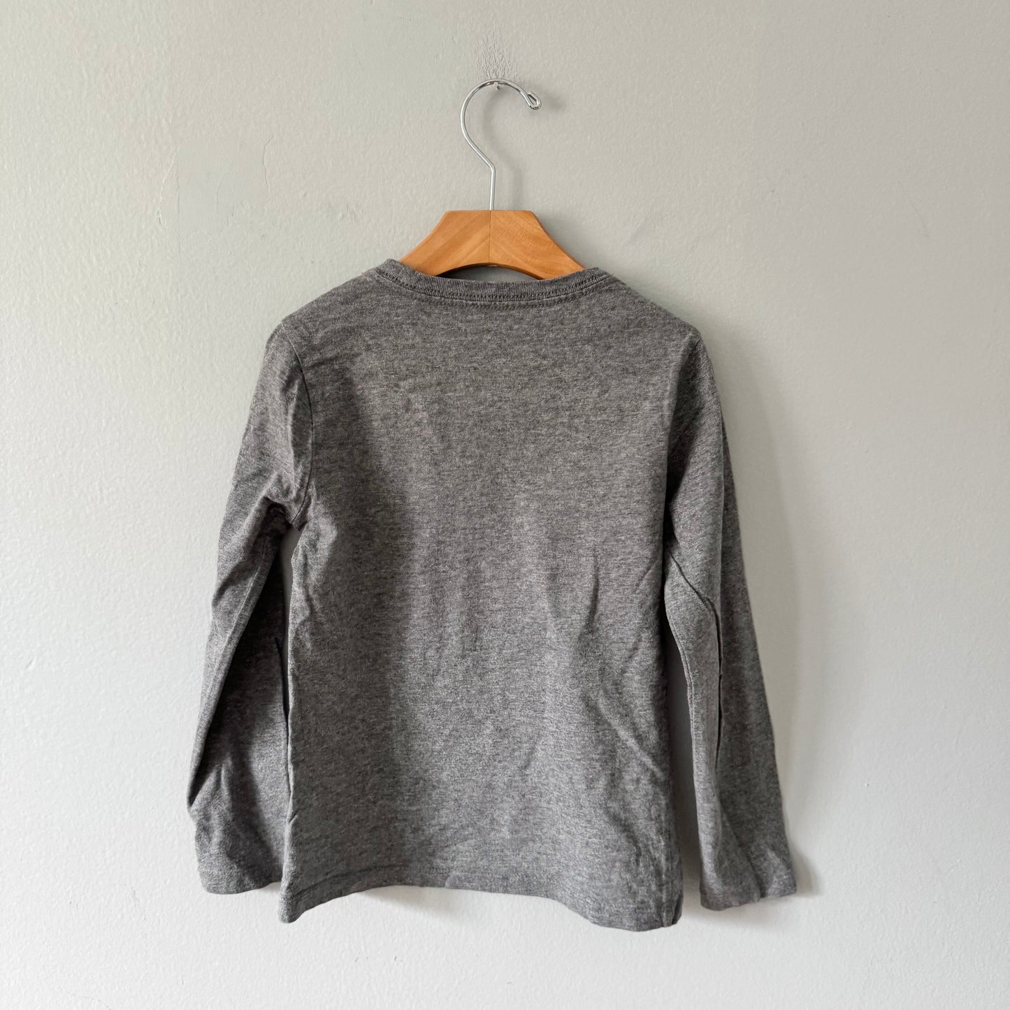 Roots / Manches longues gris foncé / 5-6 ans
