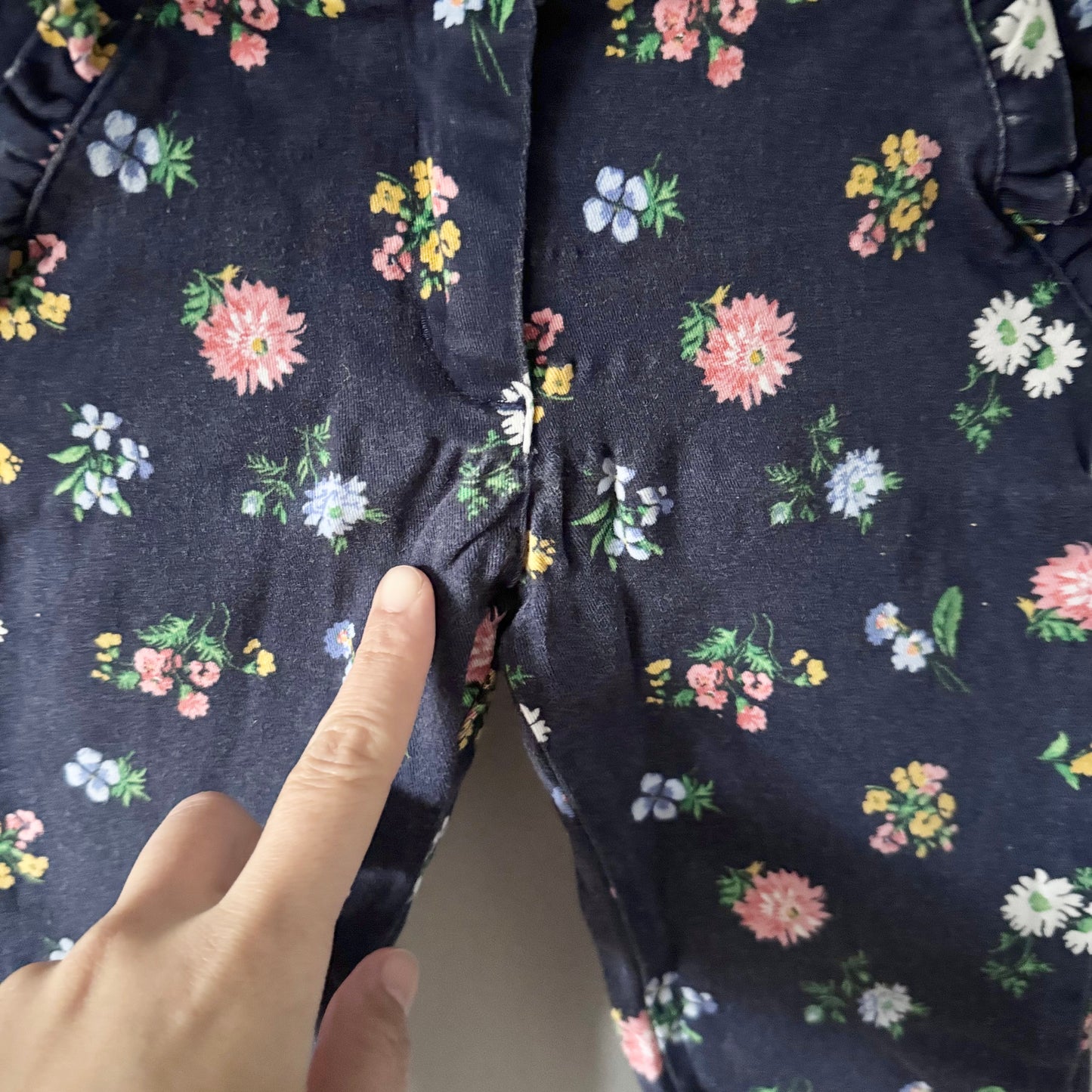 Janie & Jack / Navy x floral capri pants / 18-24M