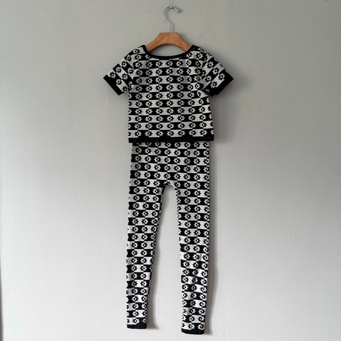 Zara / White x black floral set up / 10Y(140cm)