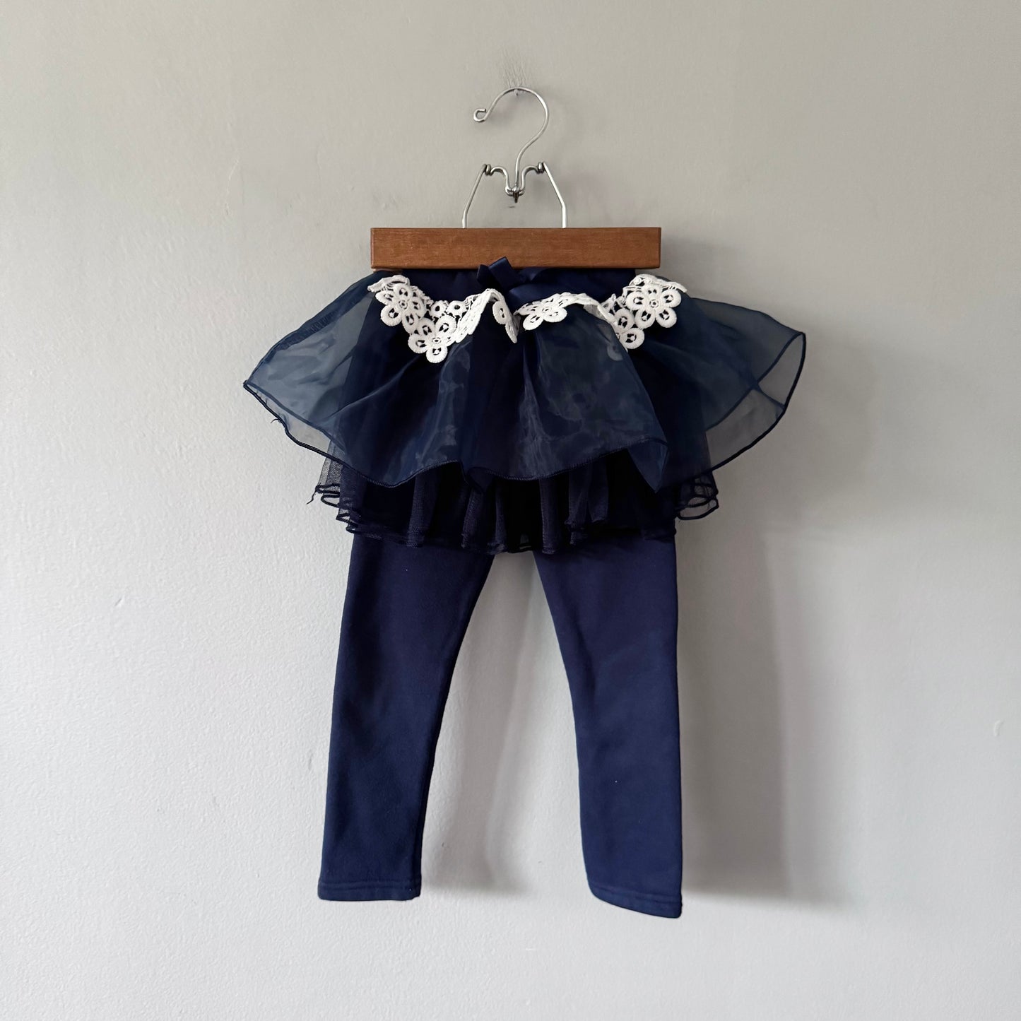 No brand / Navy lined leggings with tutu / 18-24M