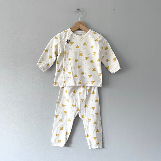 Alfonso / White x yellow triangle pajama set / 12M