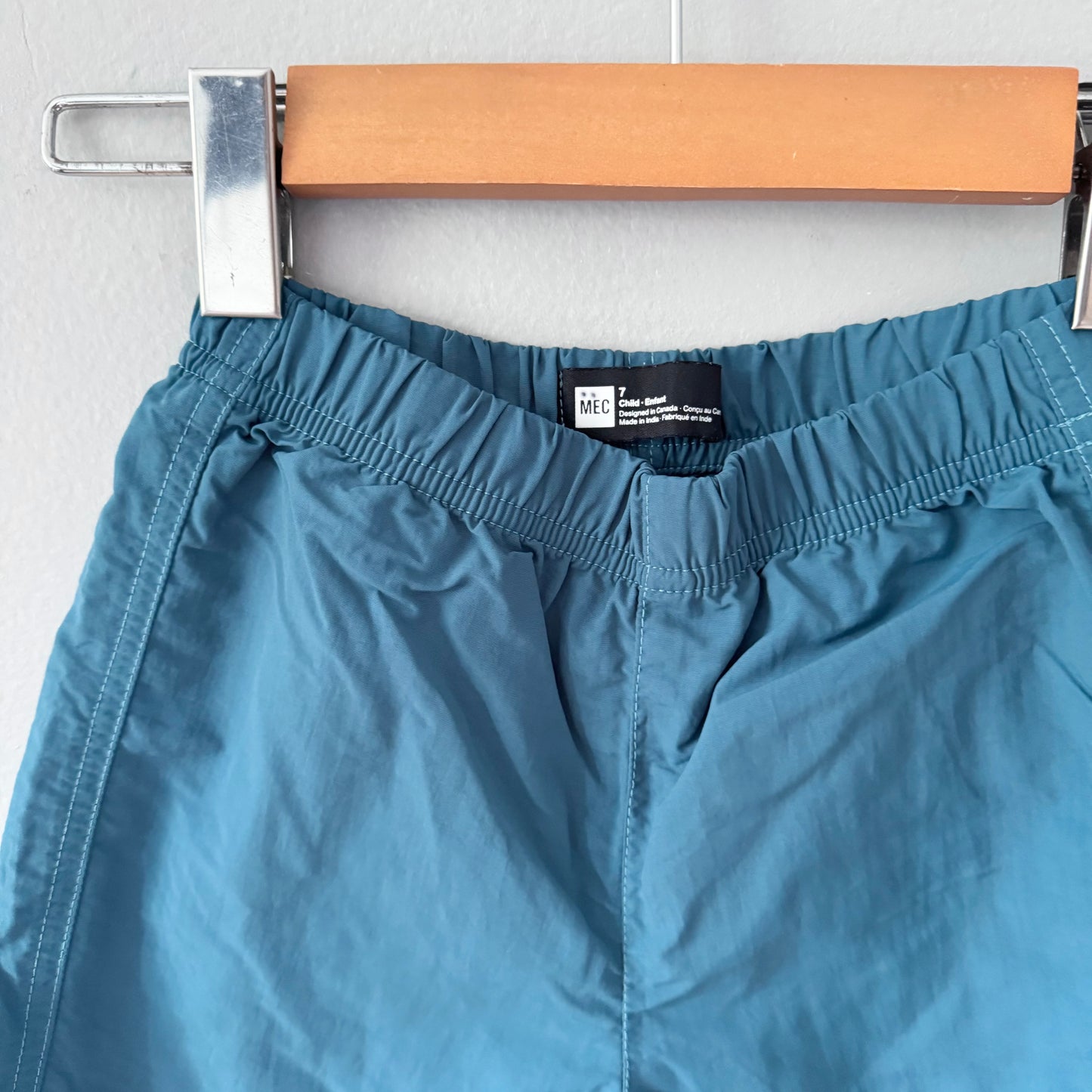 Mec / Blue nylon shorts / 7Y