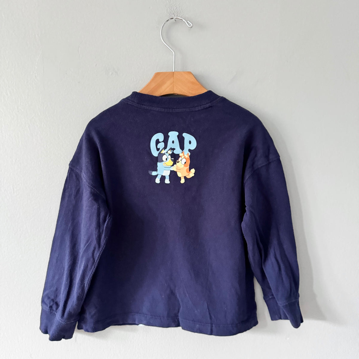 Gap x Bluey / Navy long sleeve / 4Y