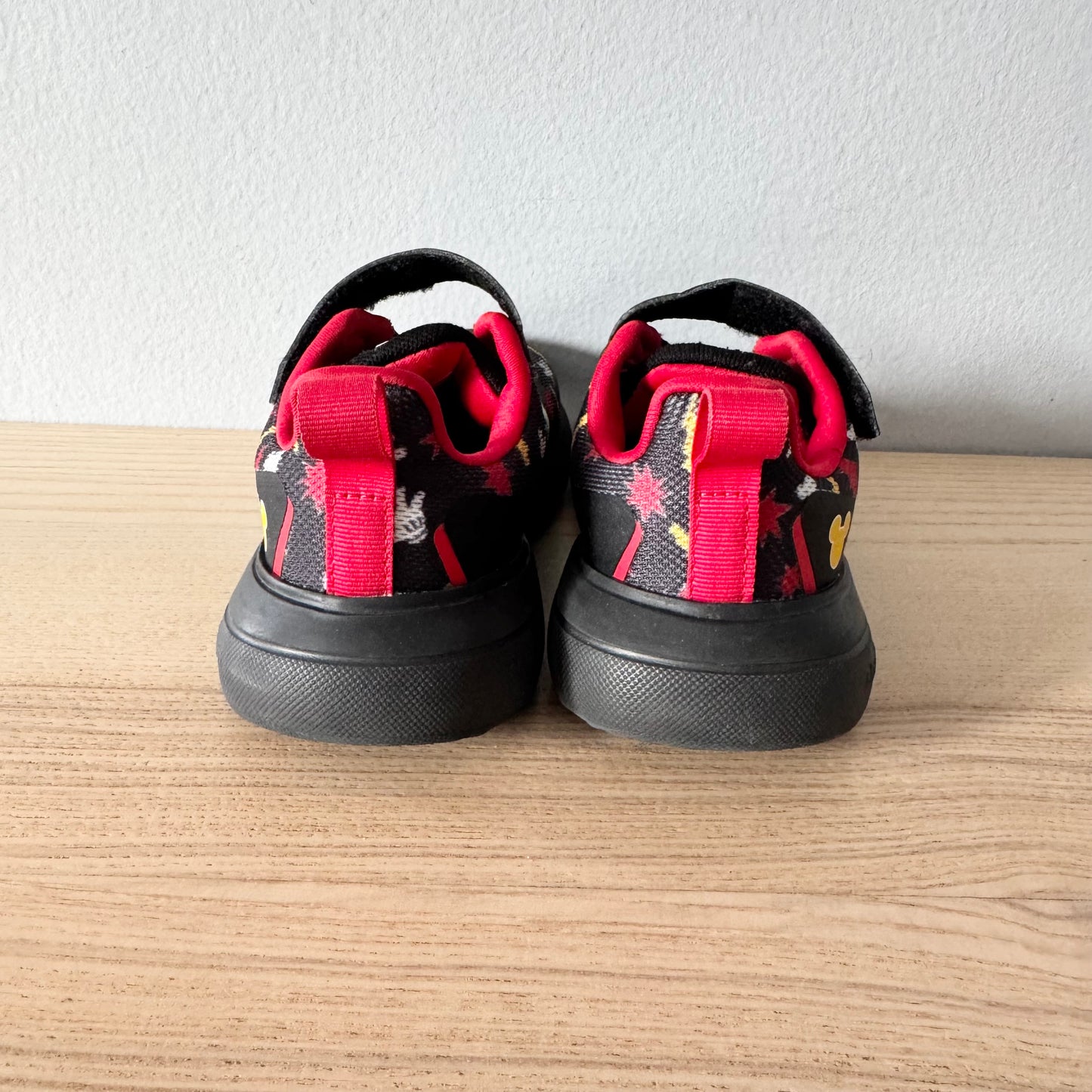 Adidas x Disney / Sneaker / US10