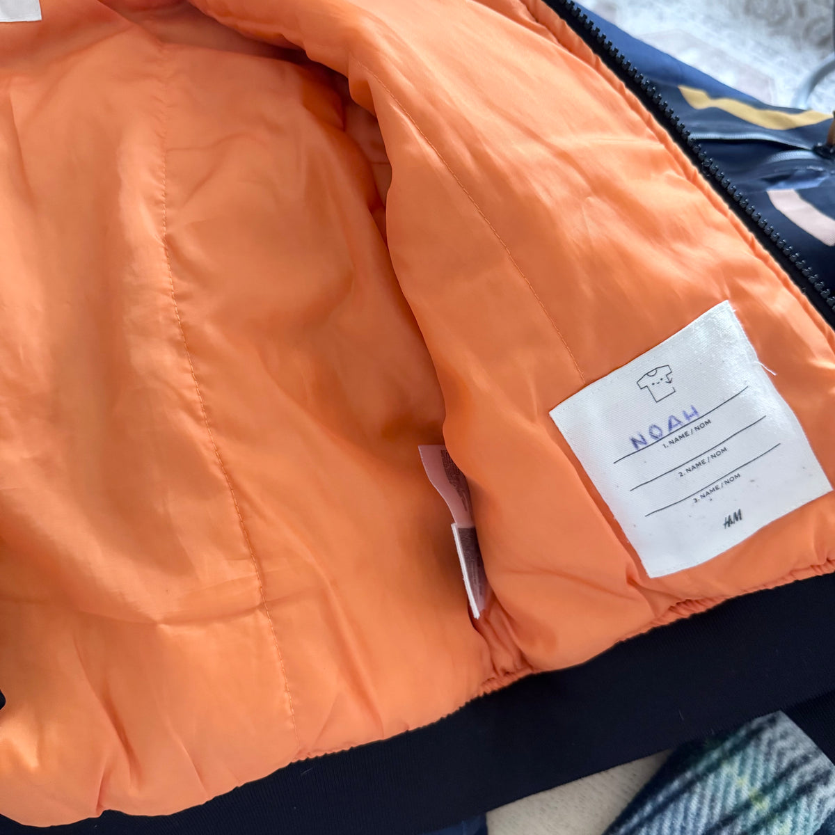 H&M / Black bomber jacket / 4-6Y