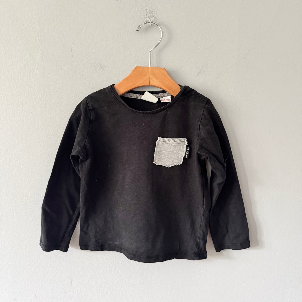Zara / Black long sleeve T-shirt / 2-3Y