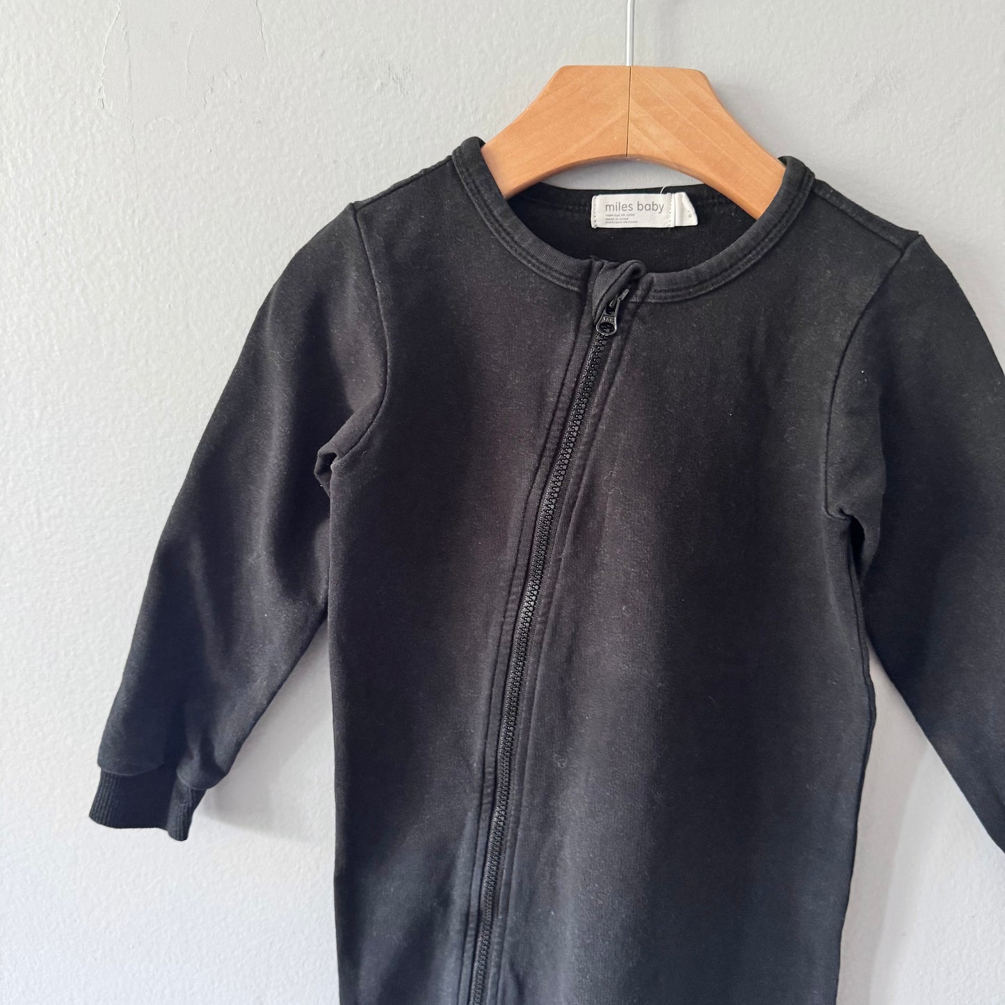 Miles baby / Black crew romper / 24M