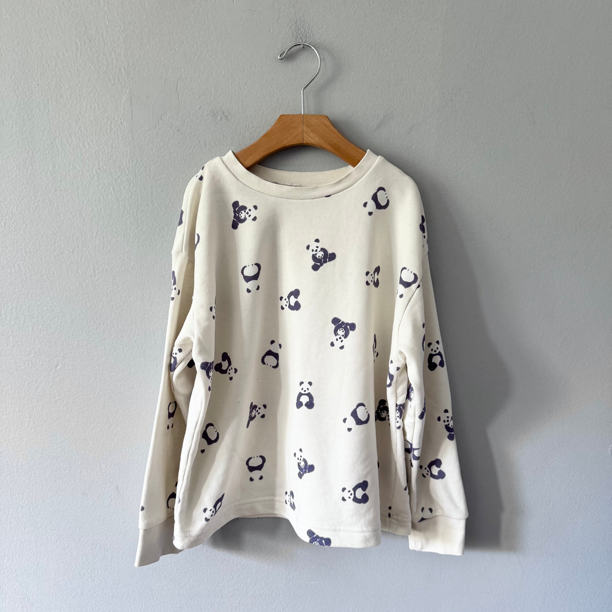GU / White x panda sweatshirt / 9-10Y