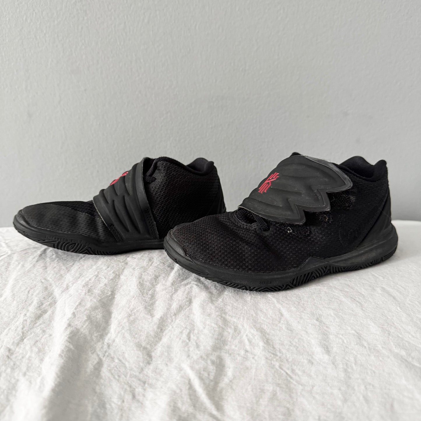 Nike / Kyrie / Running Shoes / US10