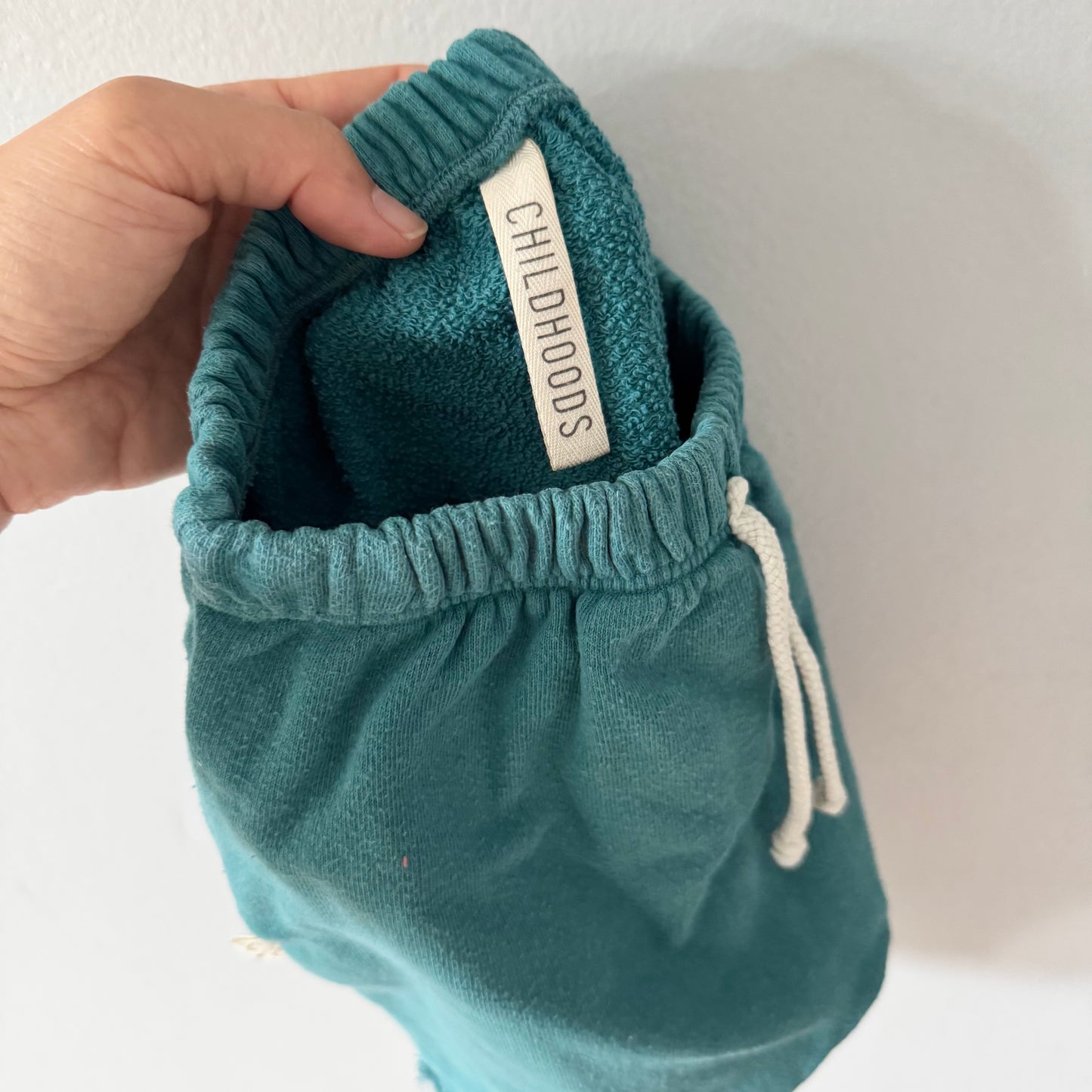 Childhoods / Green crew shorts / 5T