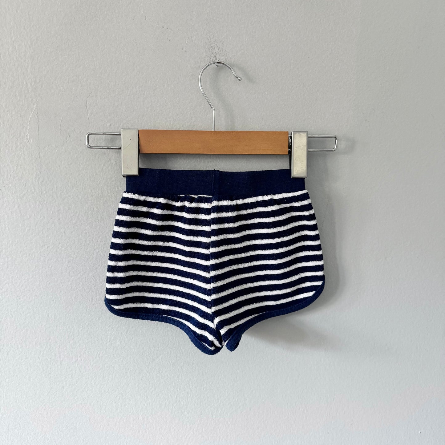 Juicy Couture / Short rayé bleu marine / 2T
