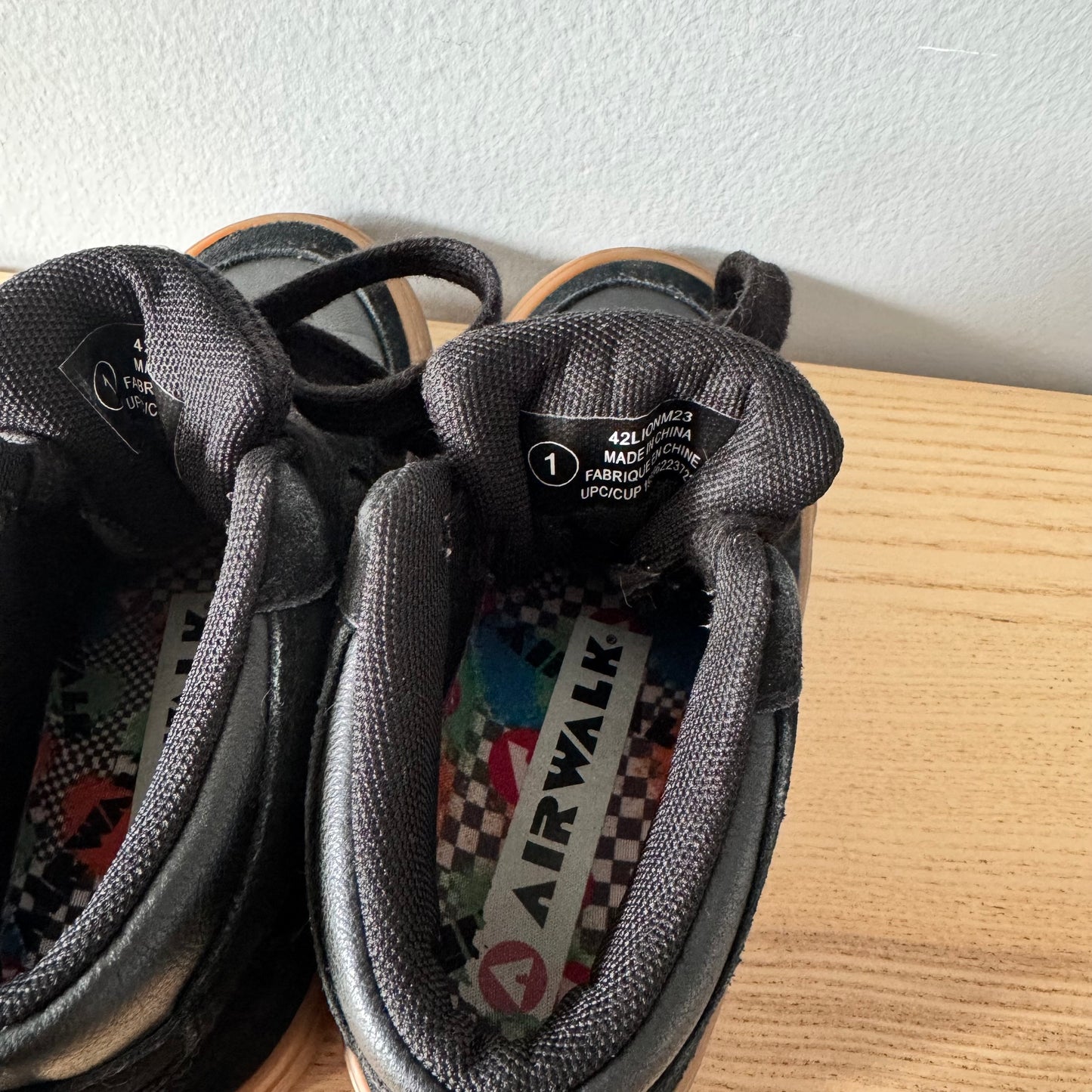 Airwalk / Baskets en daim noir / J1