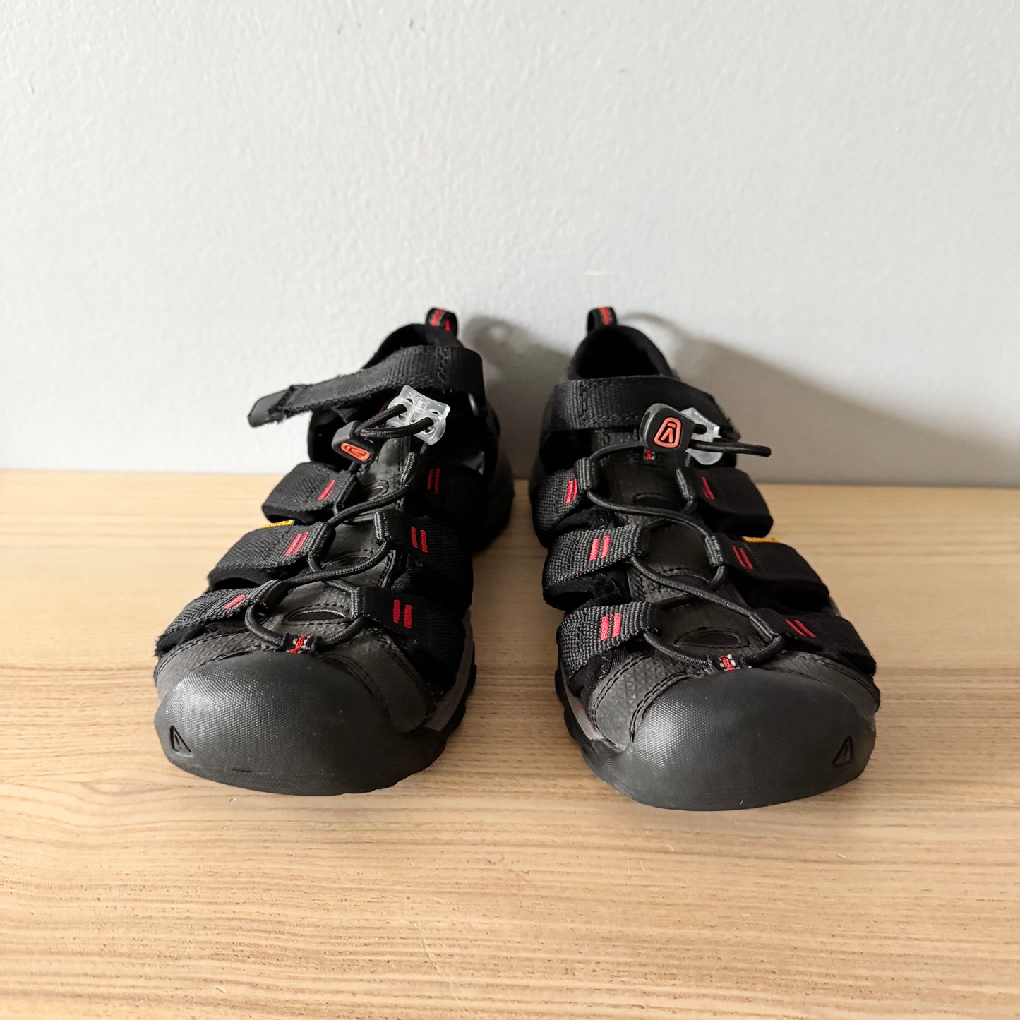 Keen / Sandales noires / J4