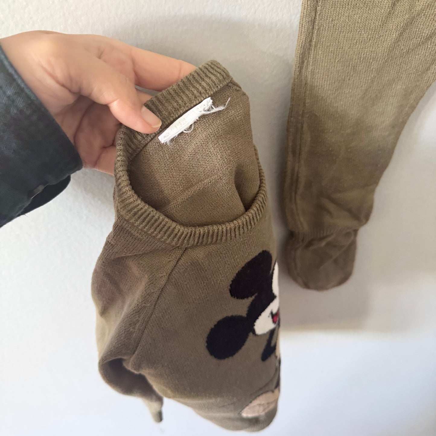 Gap / Brown Mickey knit set / 3-6M