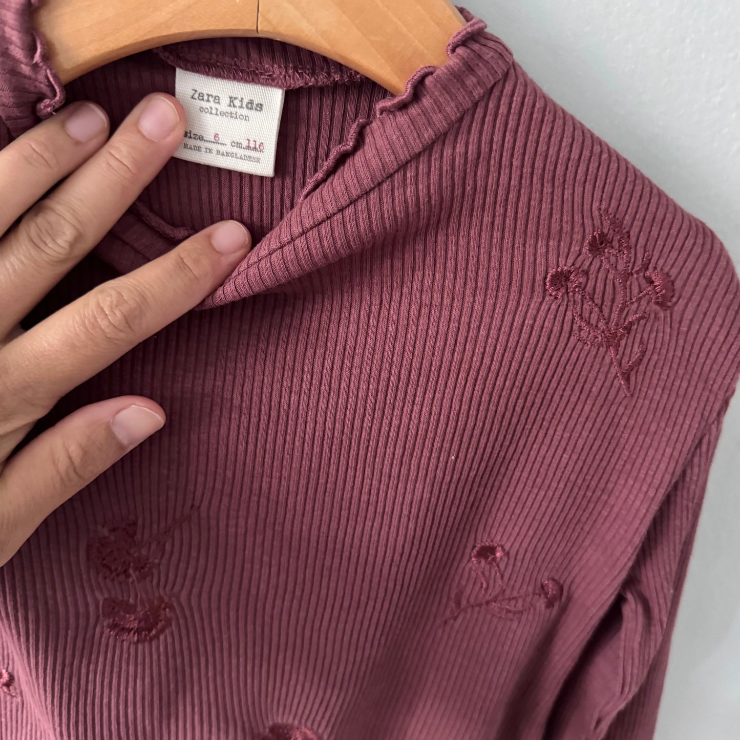 Zara / Brown ribbed long sleeve / 6Y
