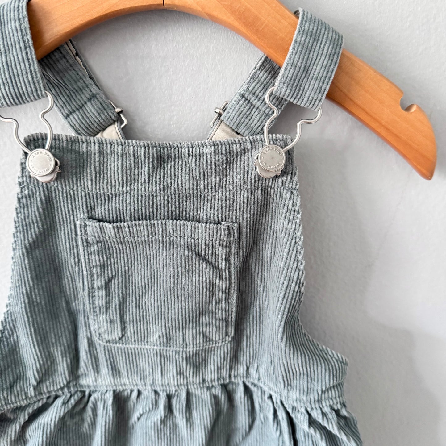 Zara / Smokey green corduroy overall skirt / 2-3Y