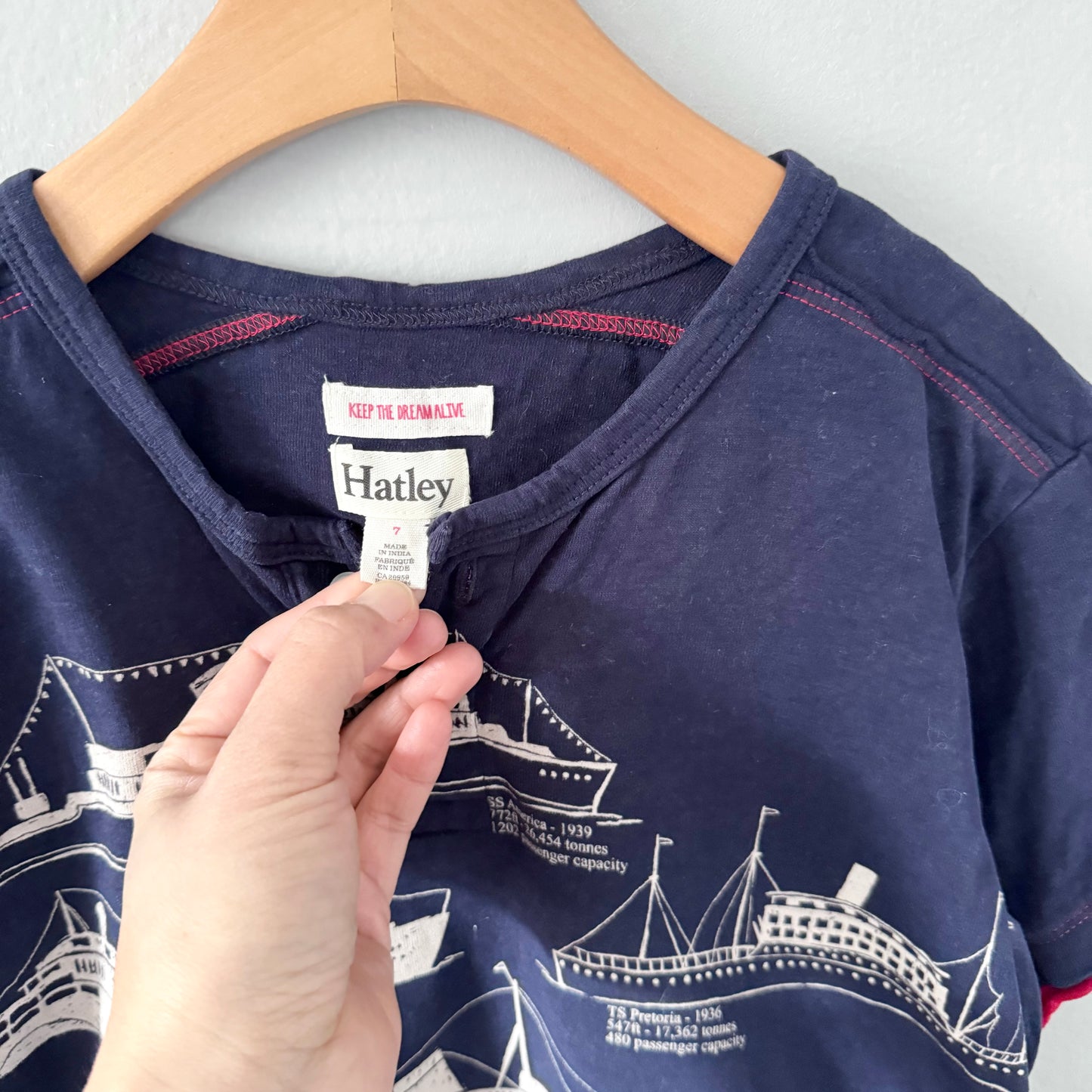 Hatley / Navy T-shirt / 7Y