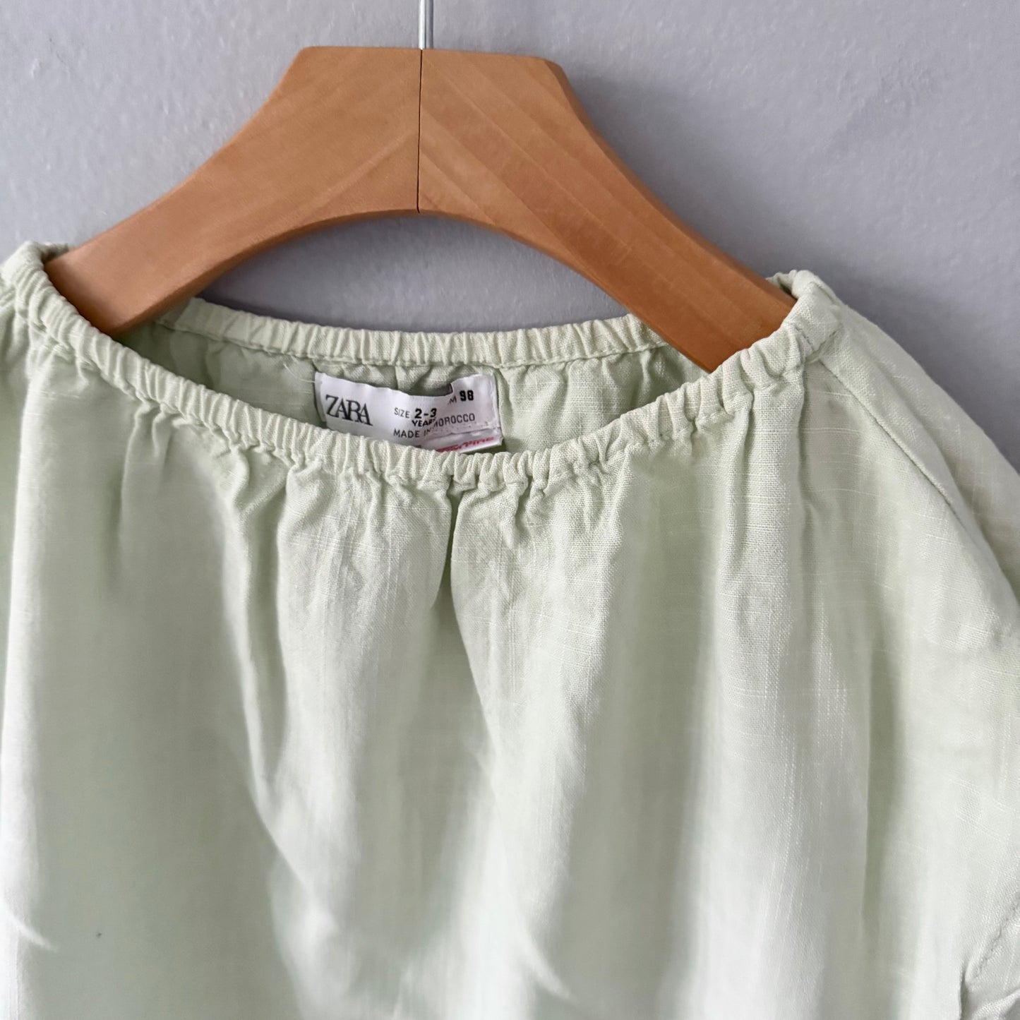 Zara / Haut en viscose vert clair / 2-3A