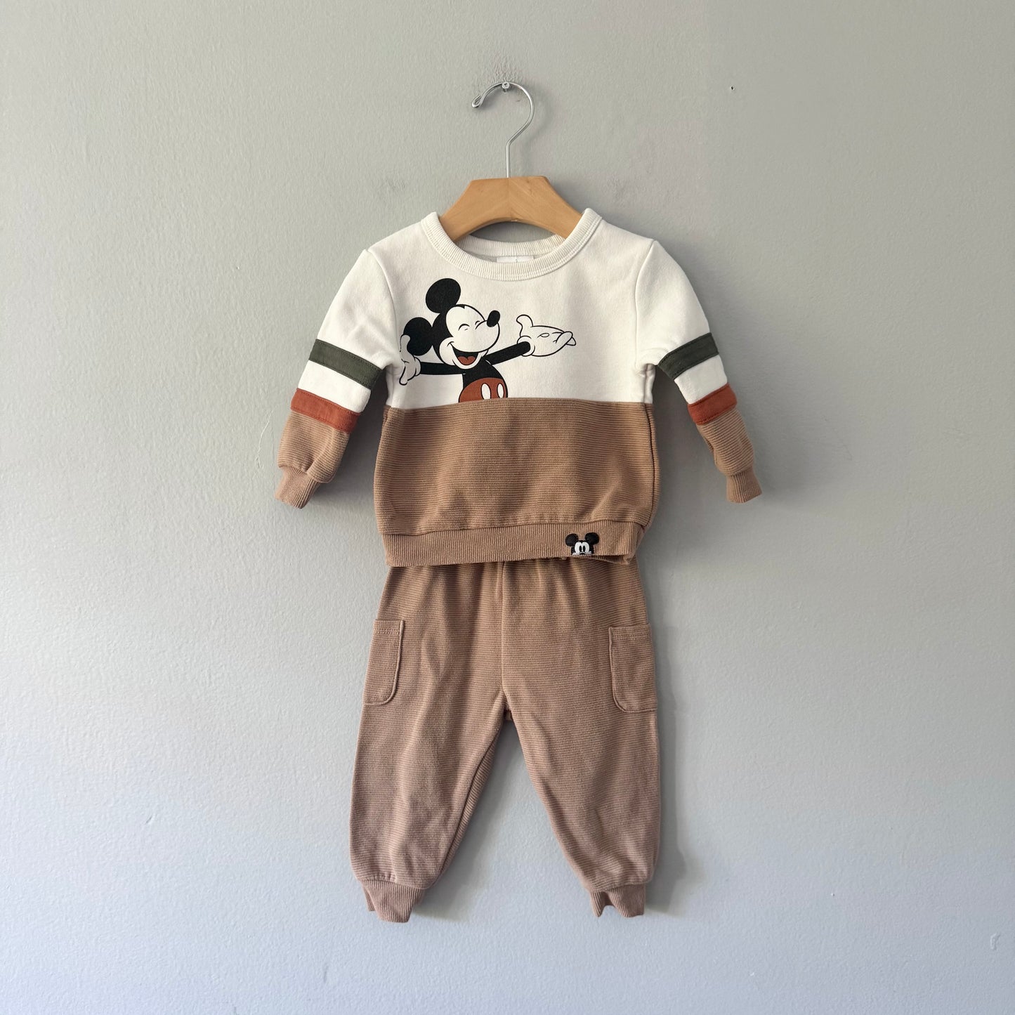 Disney Baby / White x brown Mickey crew set / 9M