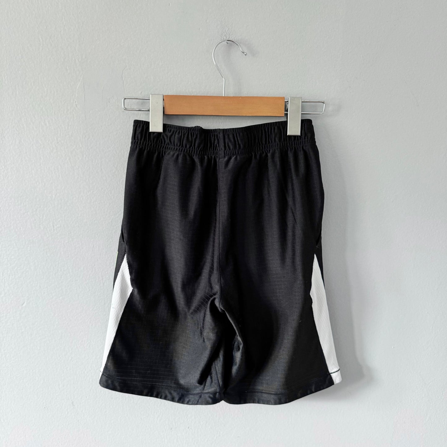 Nike / Short Dri-Fit / M(9-10 ans)