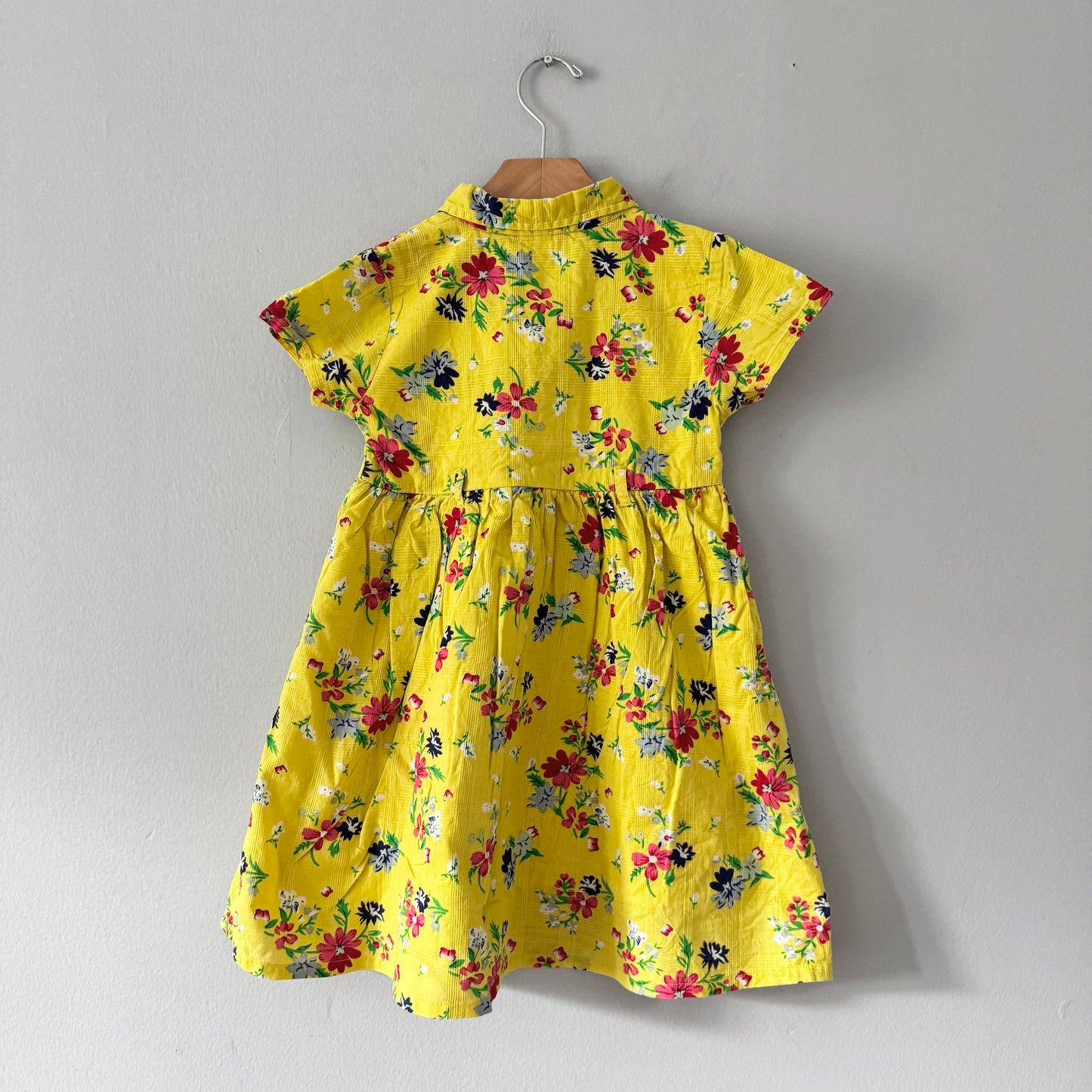 Baby hug / Yellow dress / 5-6Y
