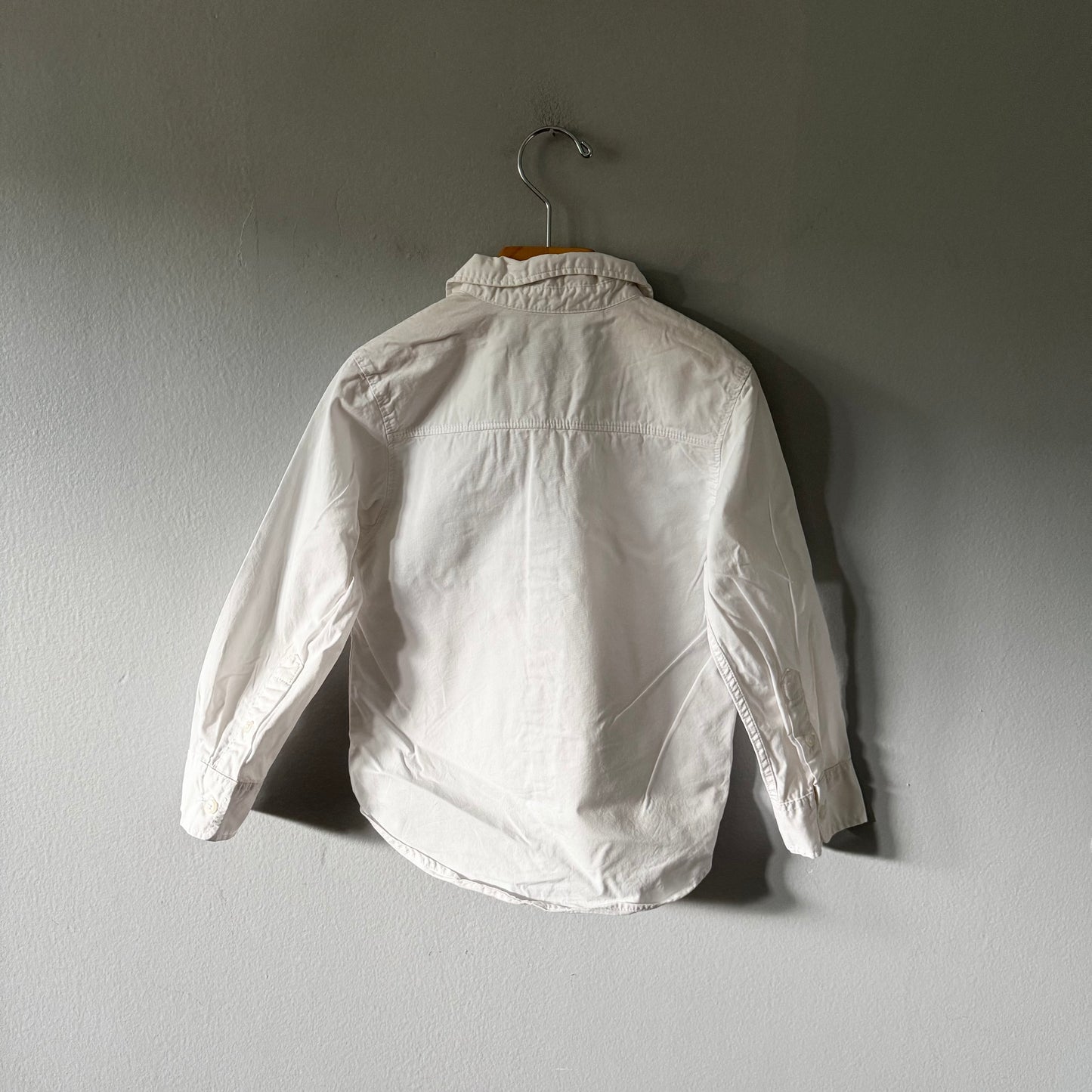 H&M / White shirt / 4-5Y