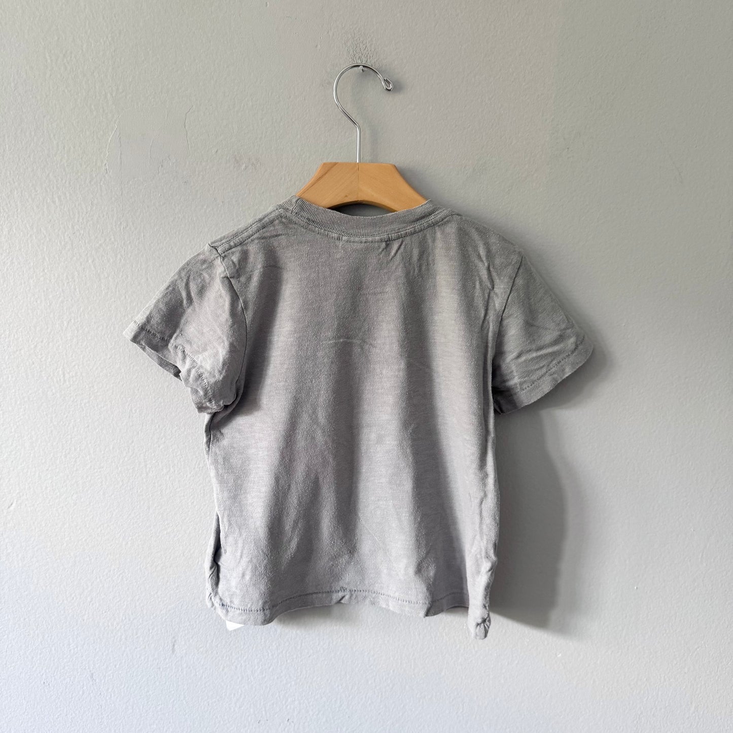 Gap	/ Grey batman T-shirt / 3Y