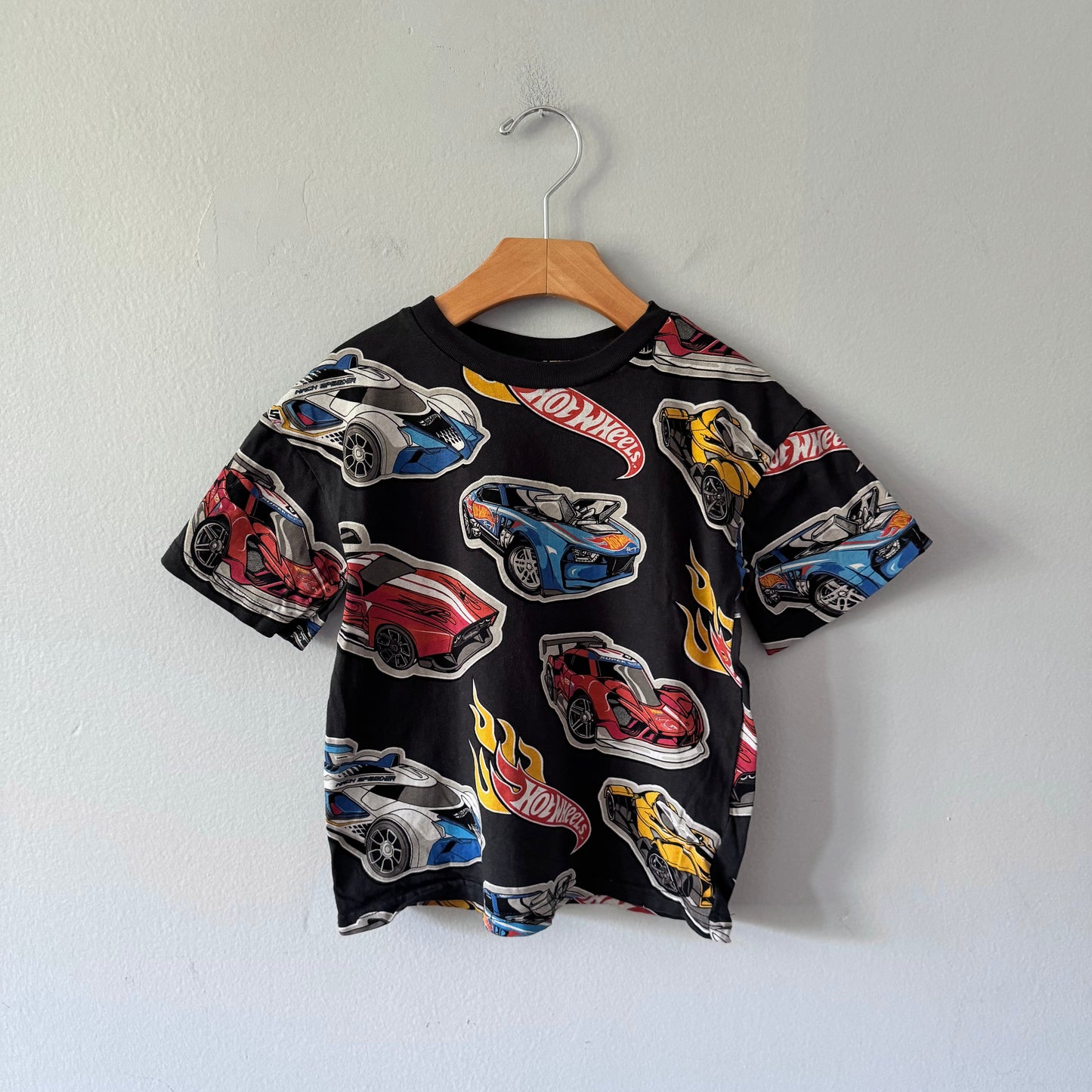 Hotwheels / Dark grey T-shirt / 4-6Y
