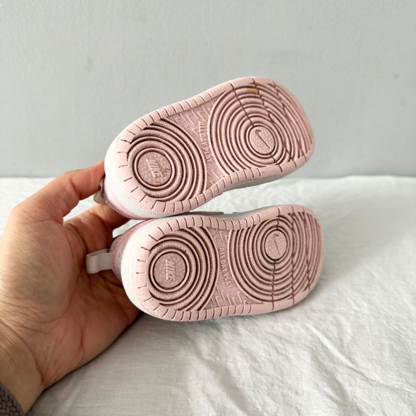 Nike / Running Shoes / US5