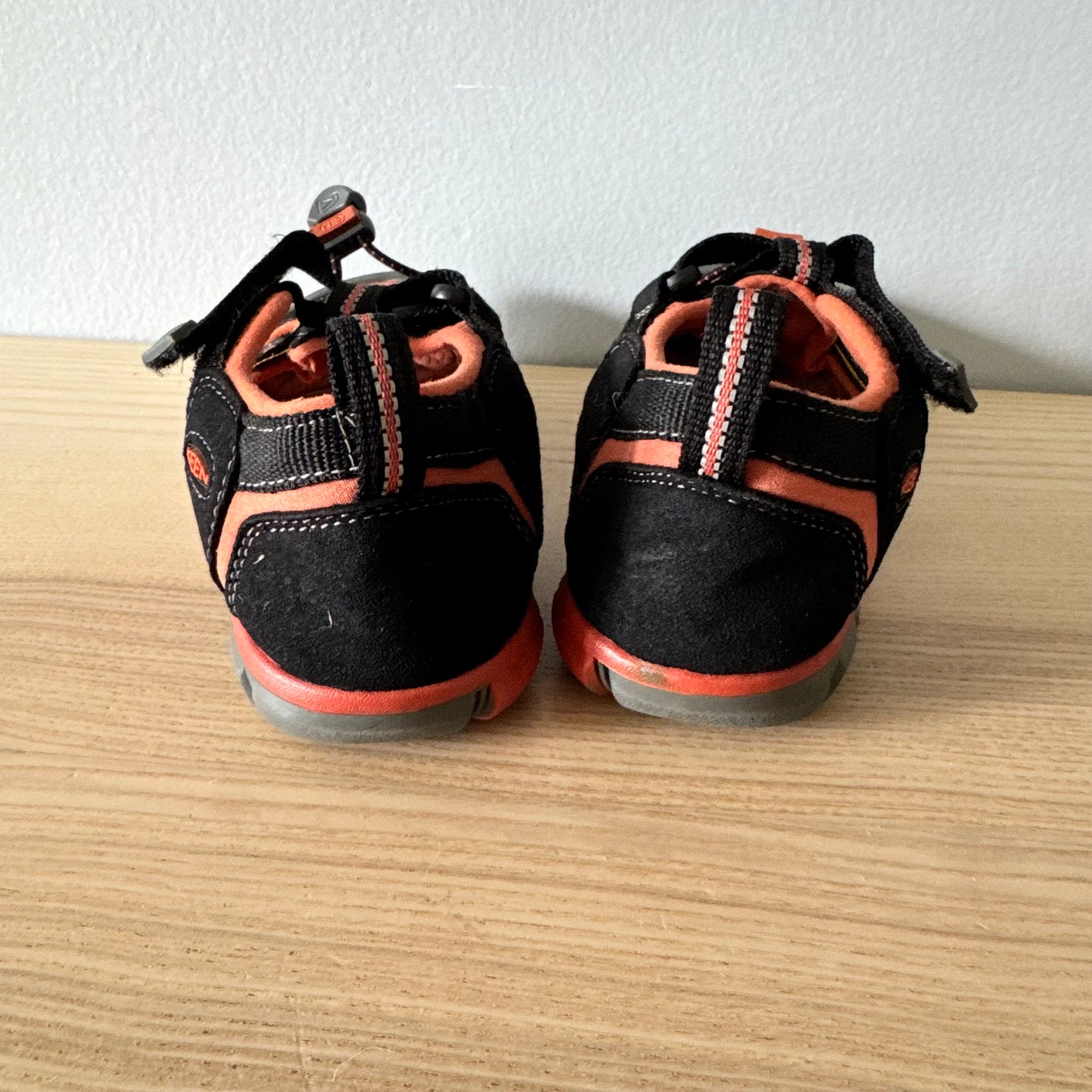 Keen / Sandals / J1