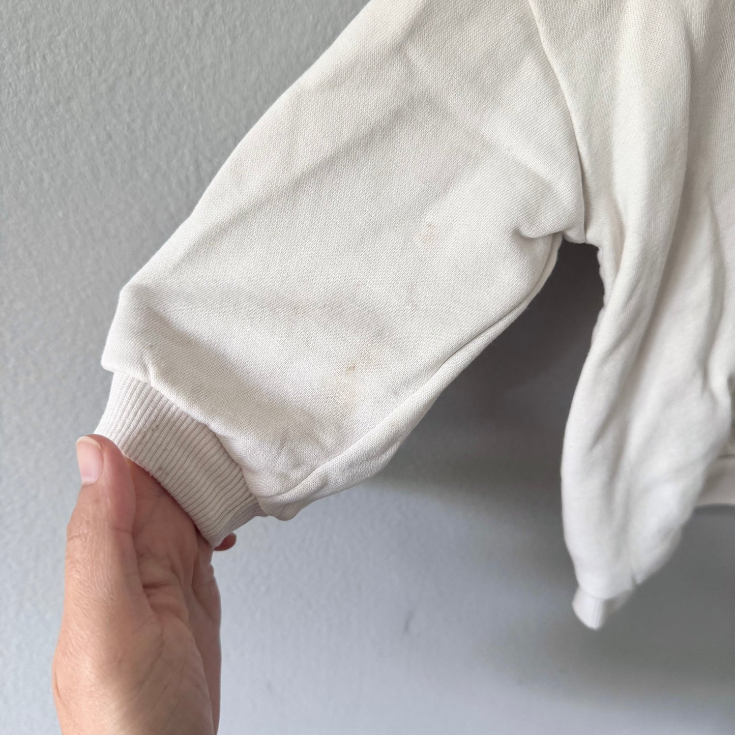 H&M / Miffy white sweatshirt / 12-18M