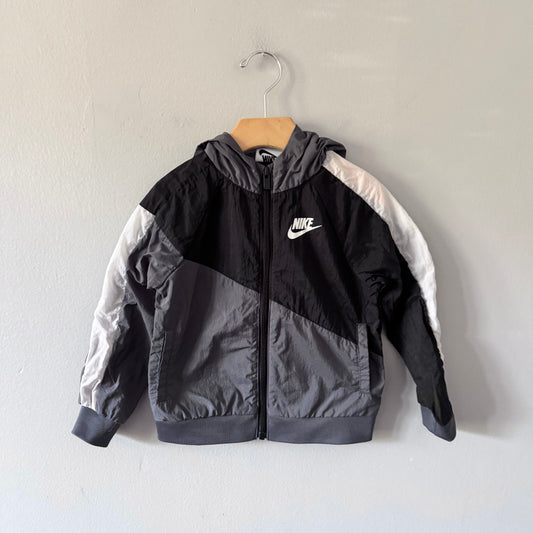 Nike / Black nylon jacket / 3T