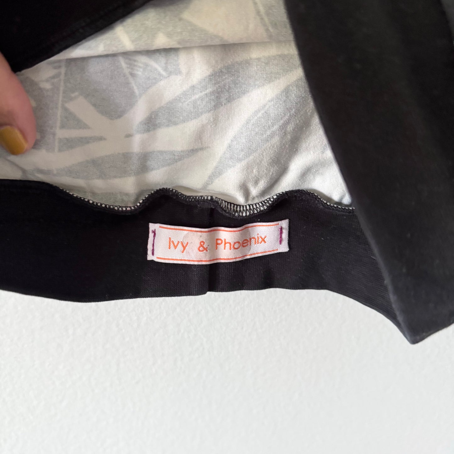 Ivy & Phoenix / Black & white long sleeve / 3T