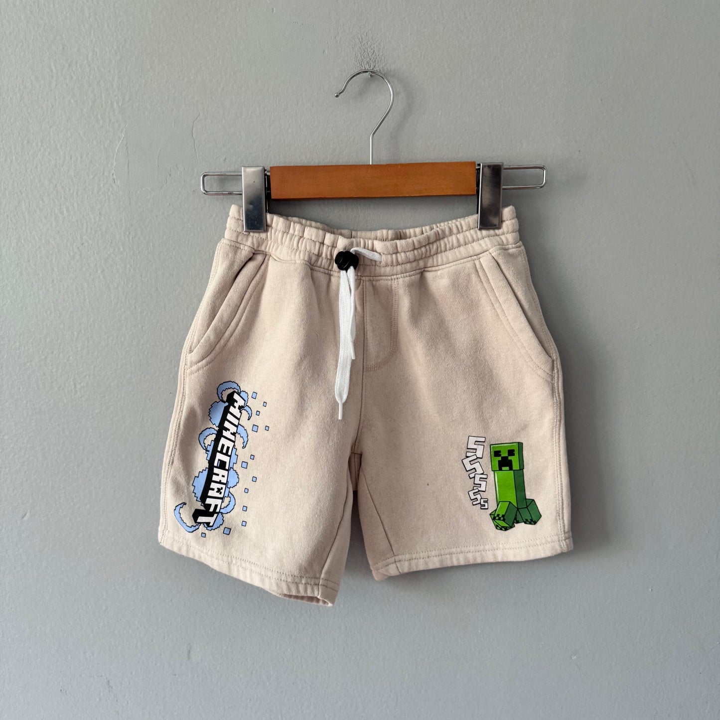 Old Navy x Minecraft / Ivory crew shorts / 6-7Y