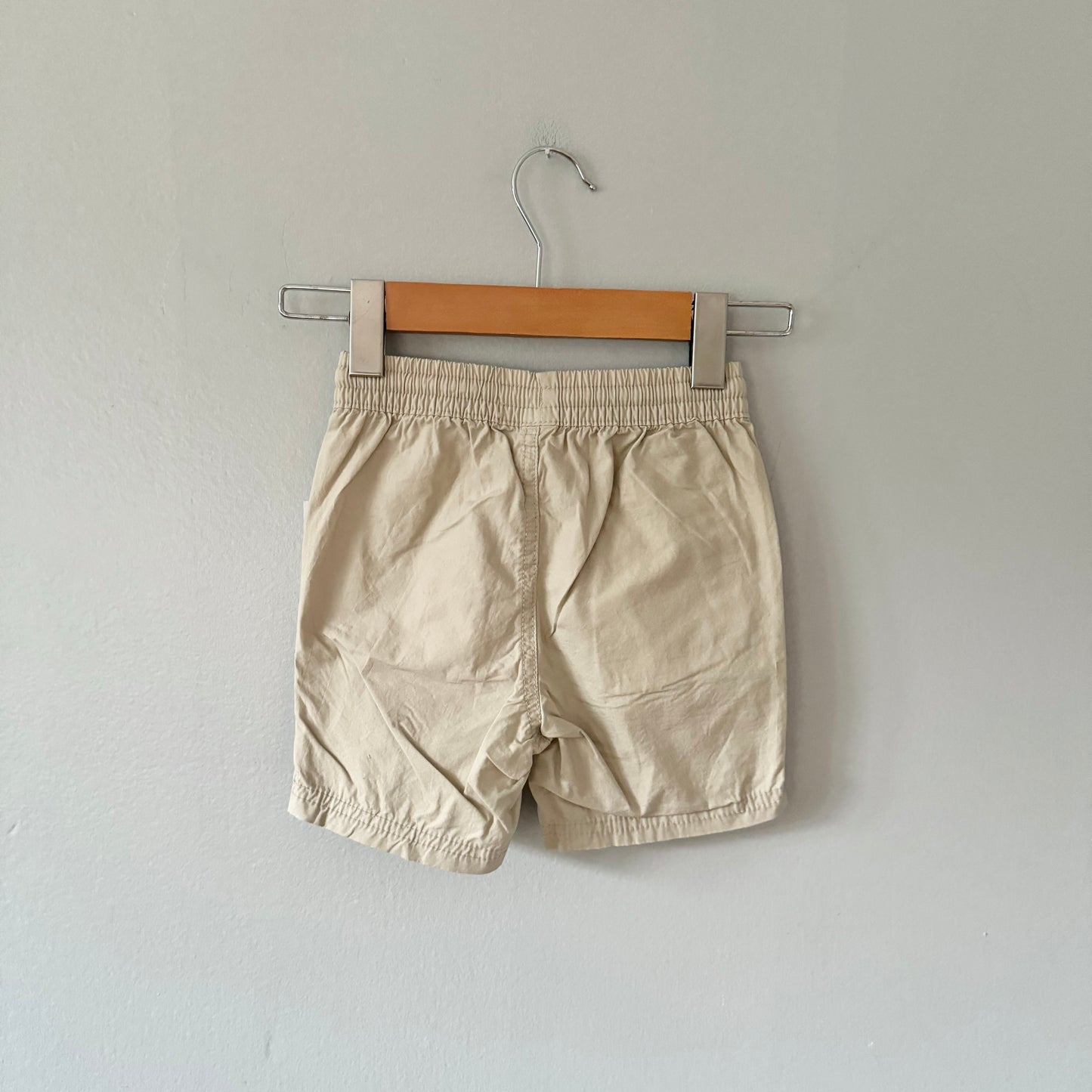 Old Navy / Beige shorts - New with tag / 2T