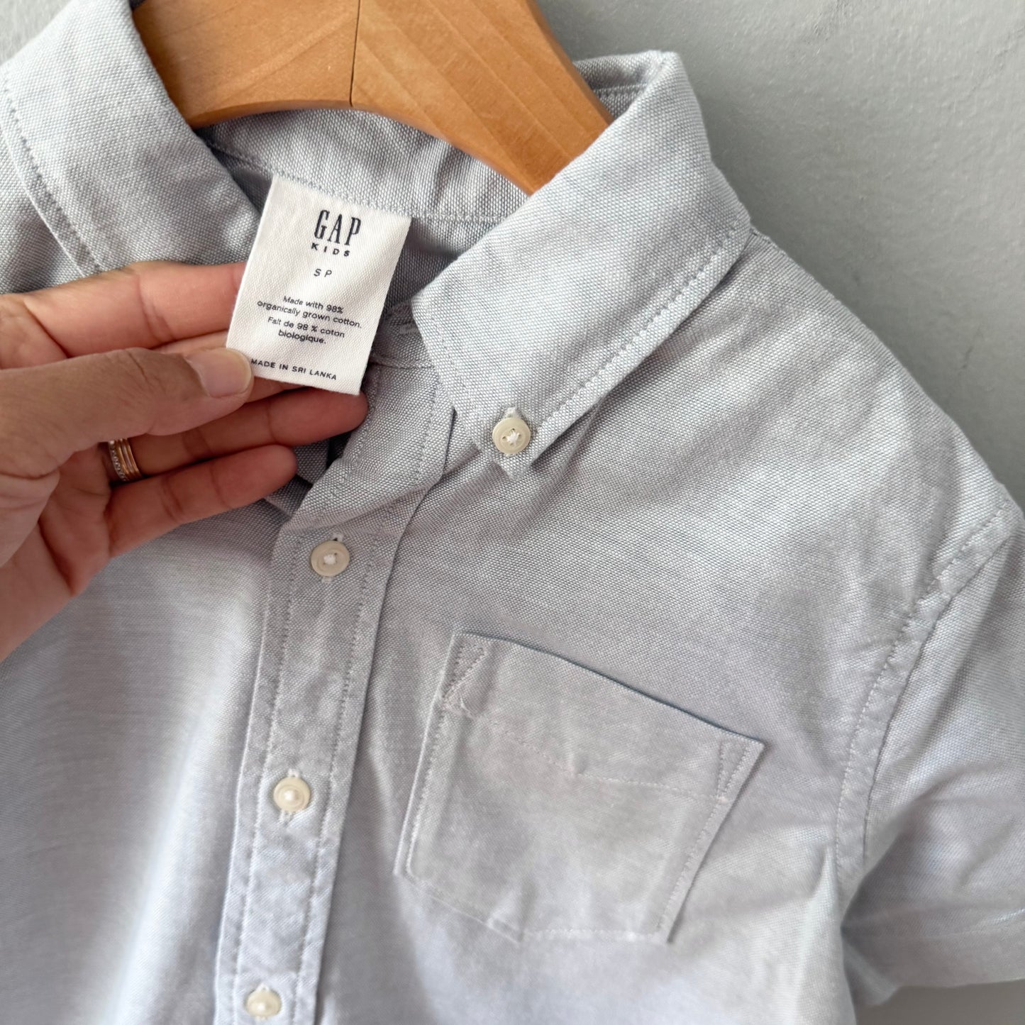 Gap / Light blue oxford shirt / 6-7Y