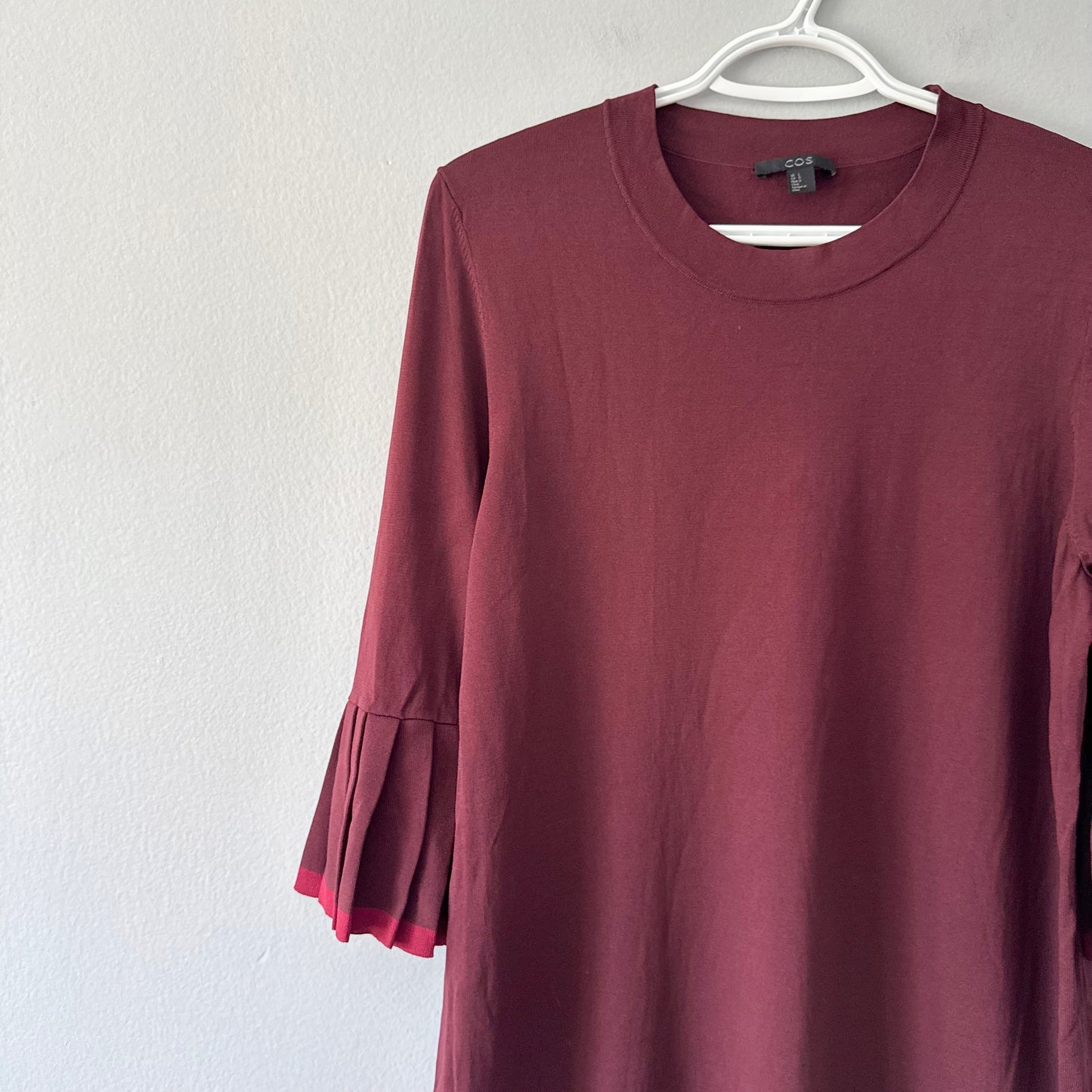 COS / Burgundy ruffle sleeve dress / Women L