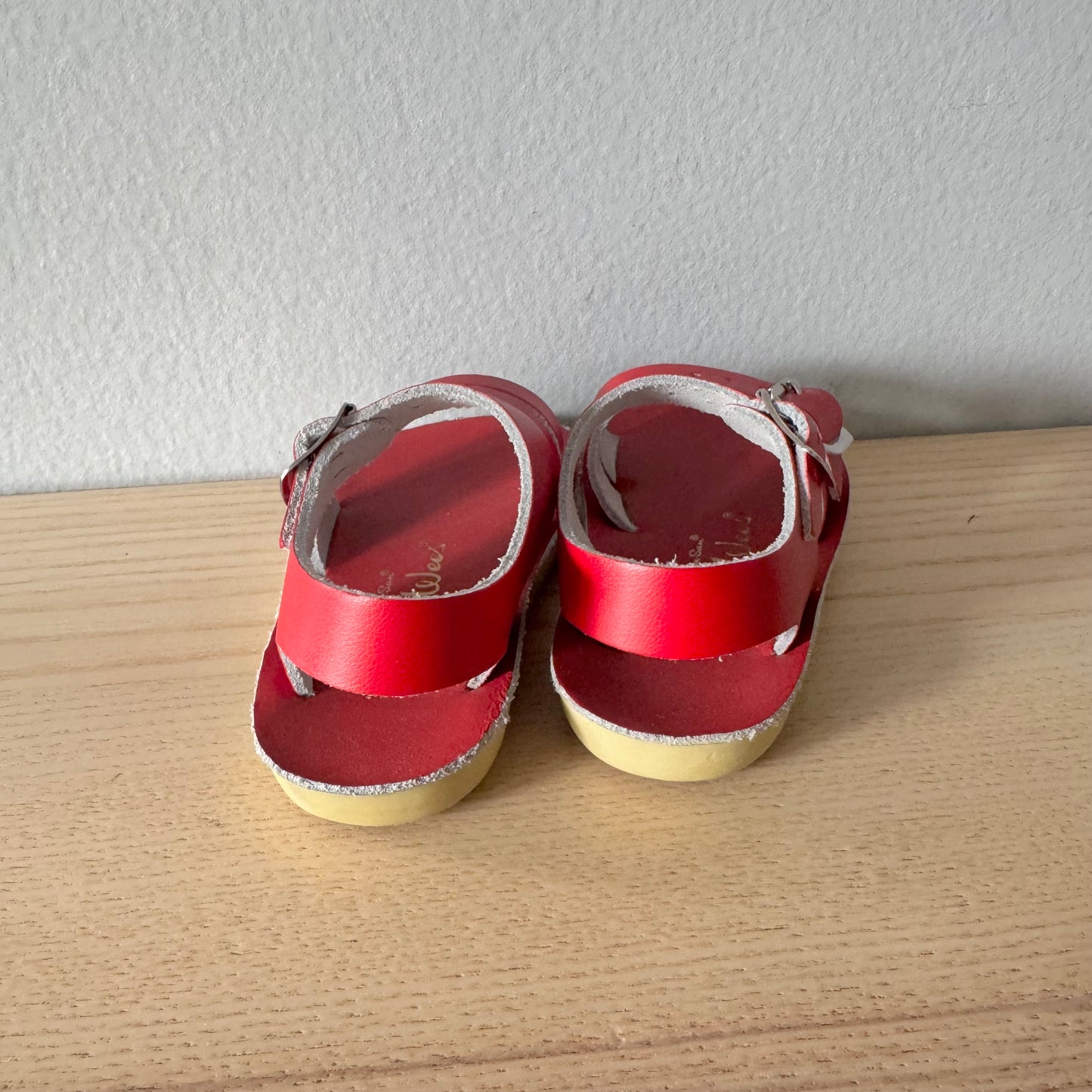 Salt Water / Sandals / US3