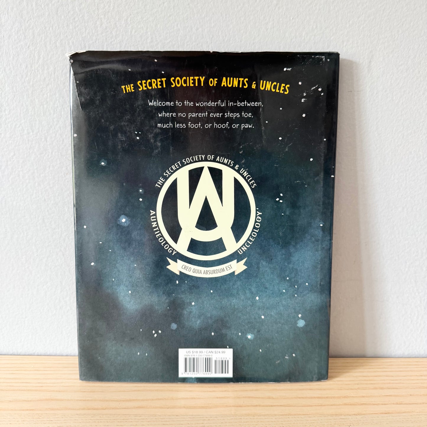 The Secret Society of Aunts & Uncles / Dan Santat